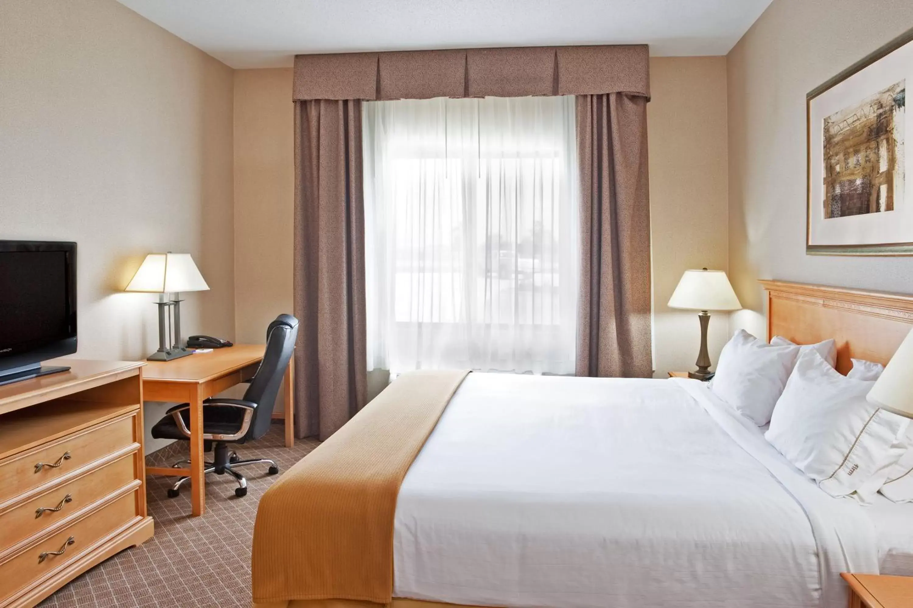 Photo of the whole room, Bed in Holiday Inn Express Hotel & Suites Chesterfield - Selfridge Area, an IHG Hotel