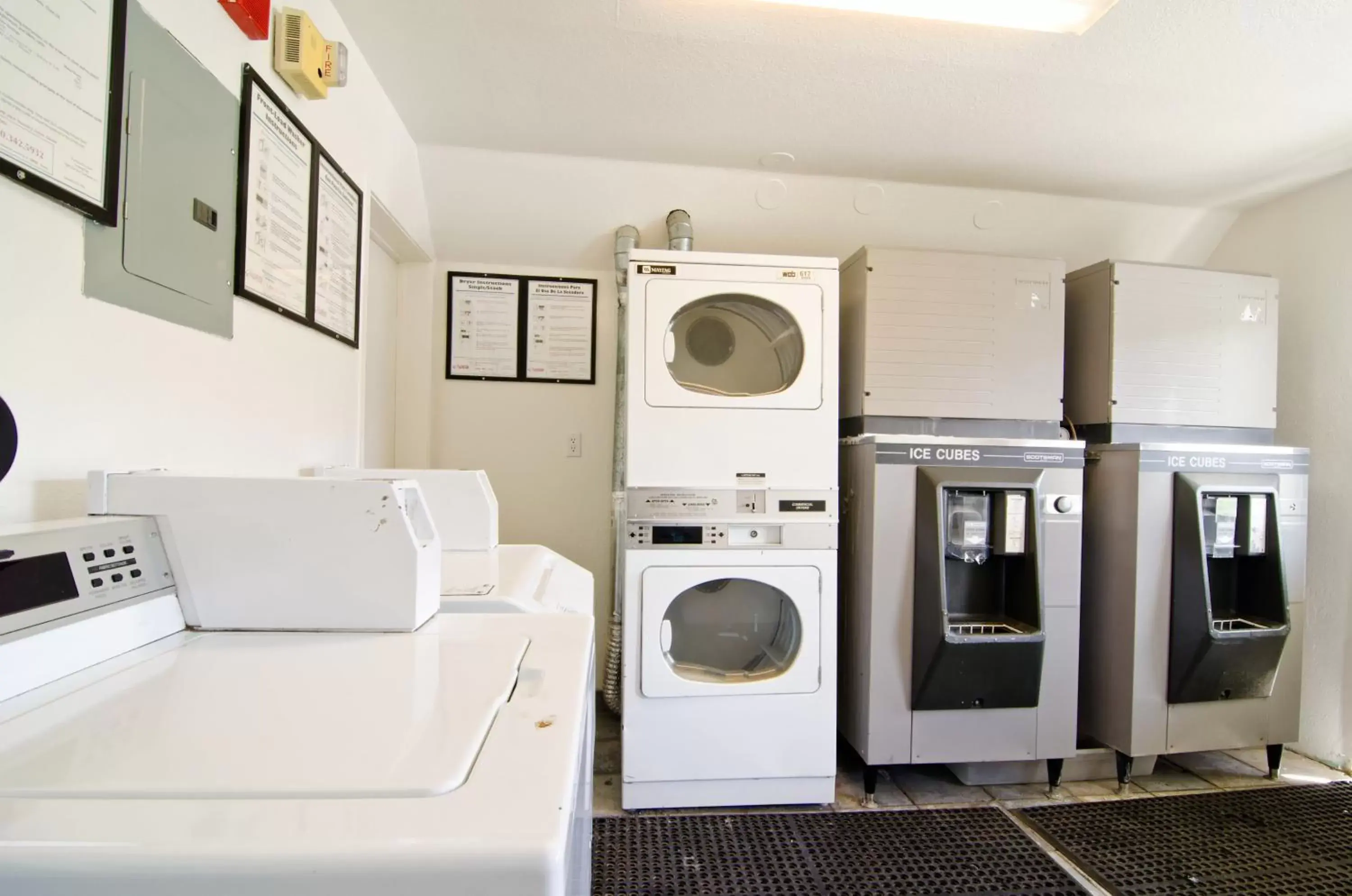 laundry, Kitchen/Kitchenette in Motel 6-Twentynine Palms, CA