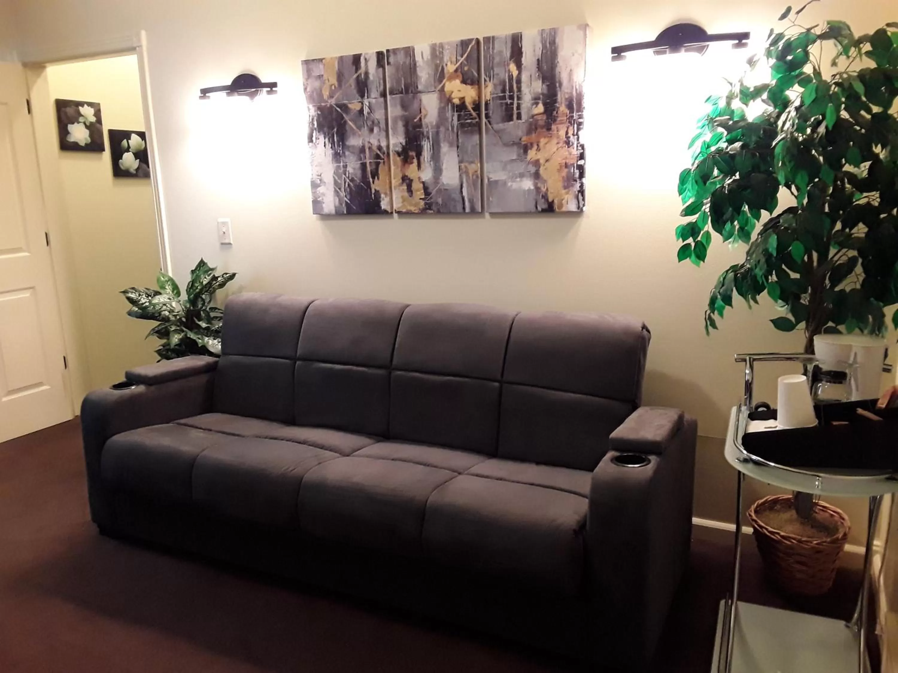 Seating Area in Lions Gate Manor