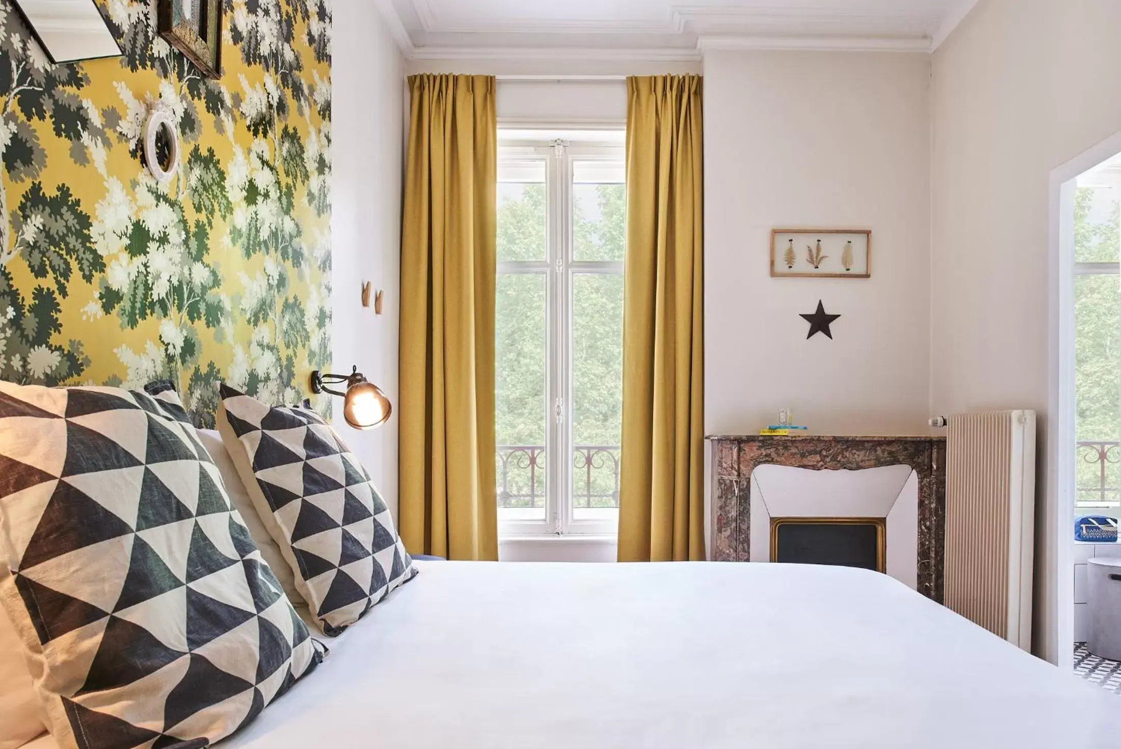 Bed in Hôtel Stanley by HappyCulture Bed in Hôtel Stanley by HappyCulture