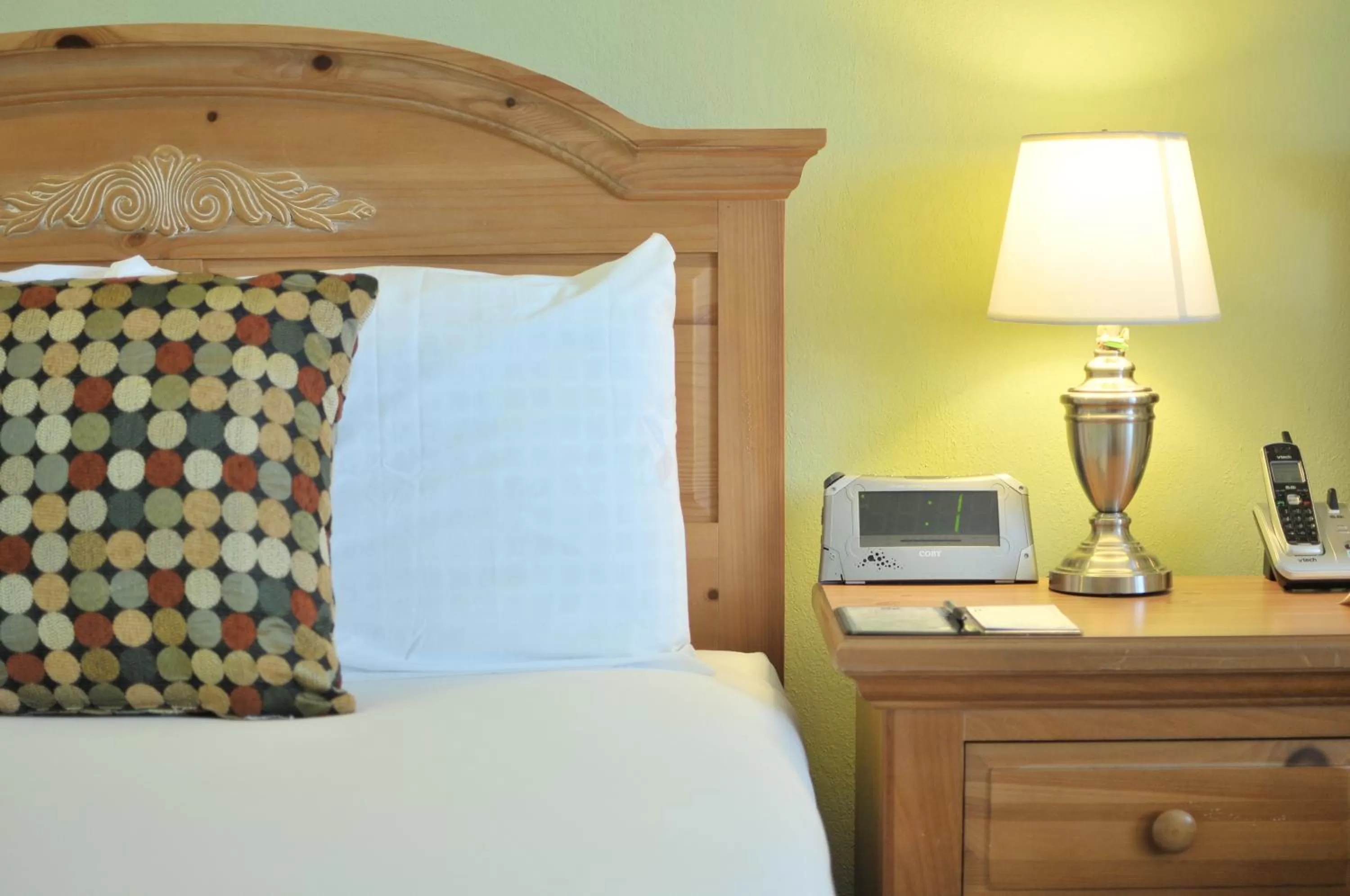 Bed in Mark Twain Hotel