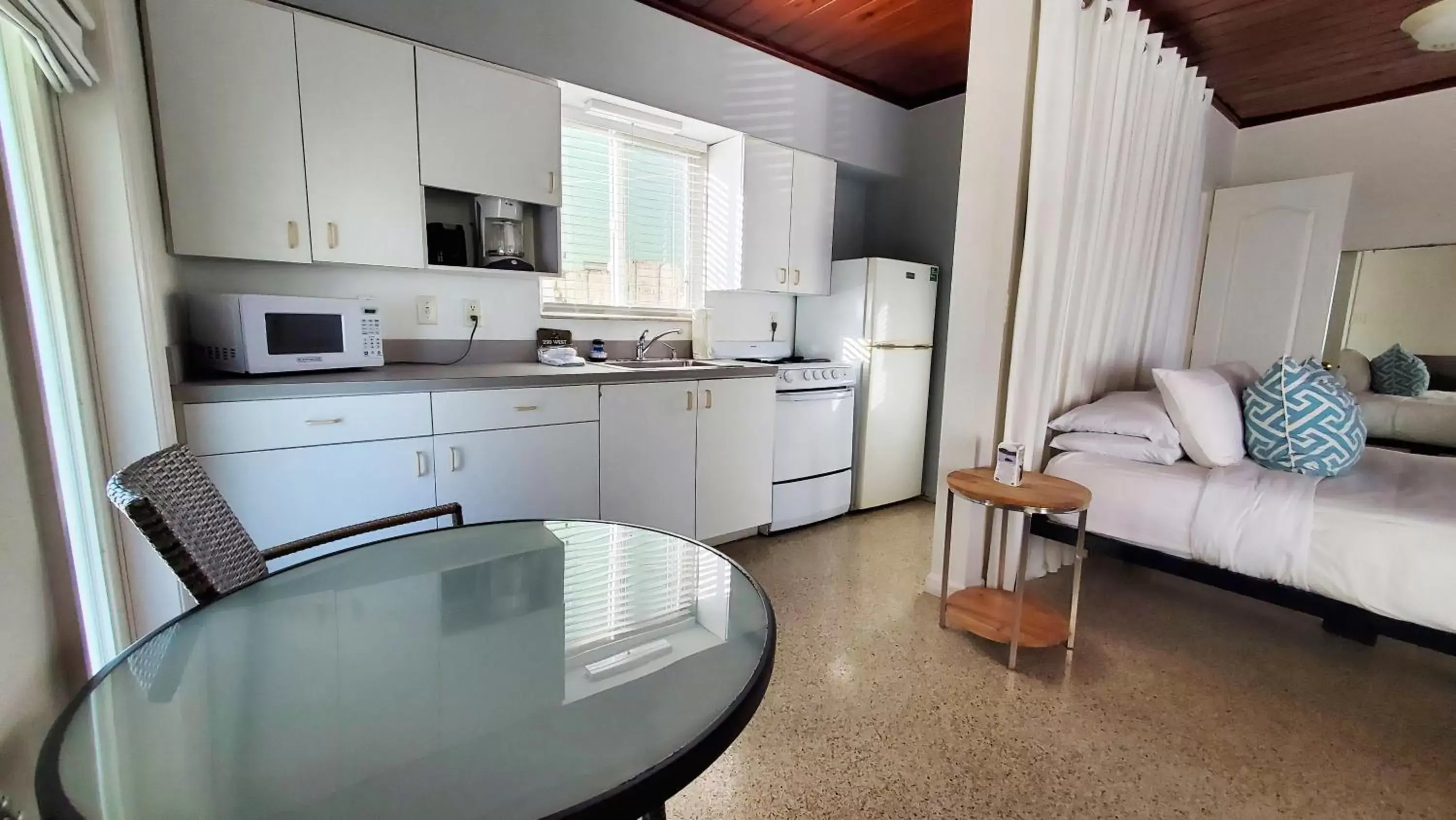 Kitchen or kitchenette, Kitchen/Kitchenette in Casey Key Resort - Gulf Shores