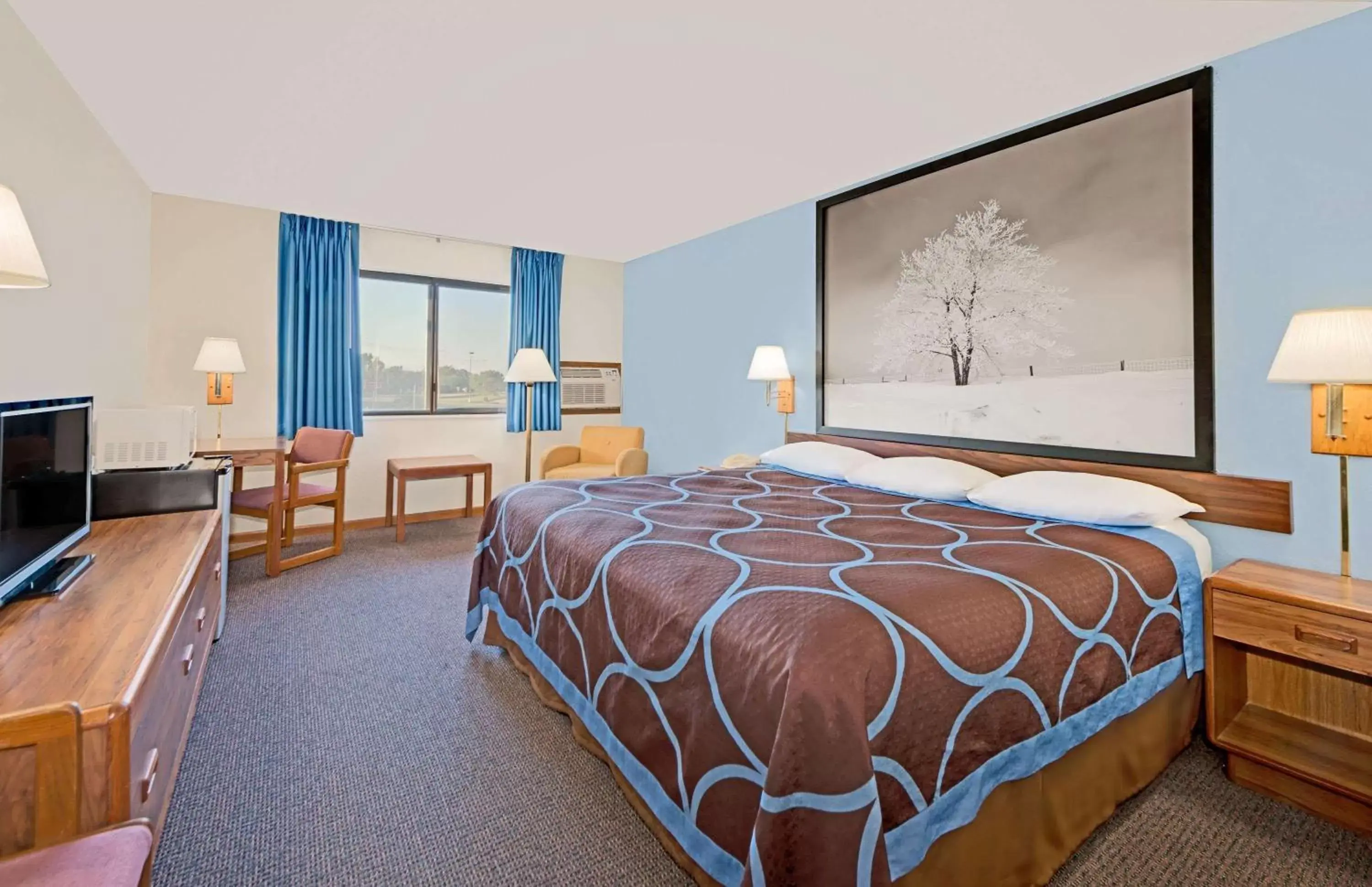 Photo of the whole room, Bed in Super 8 by Wyndham Centerville