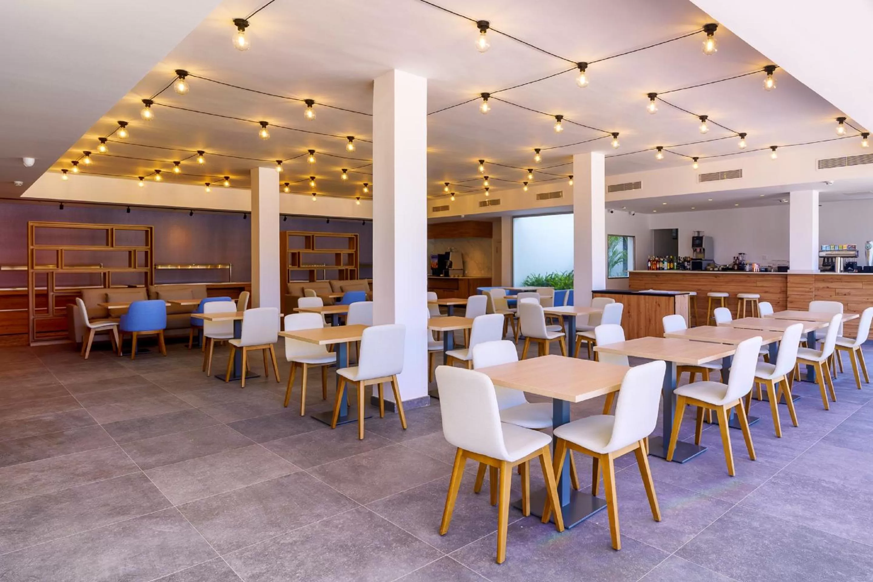 Restaurant/places to eat in Hotel Cordial Marina Blanca