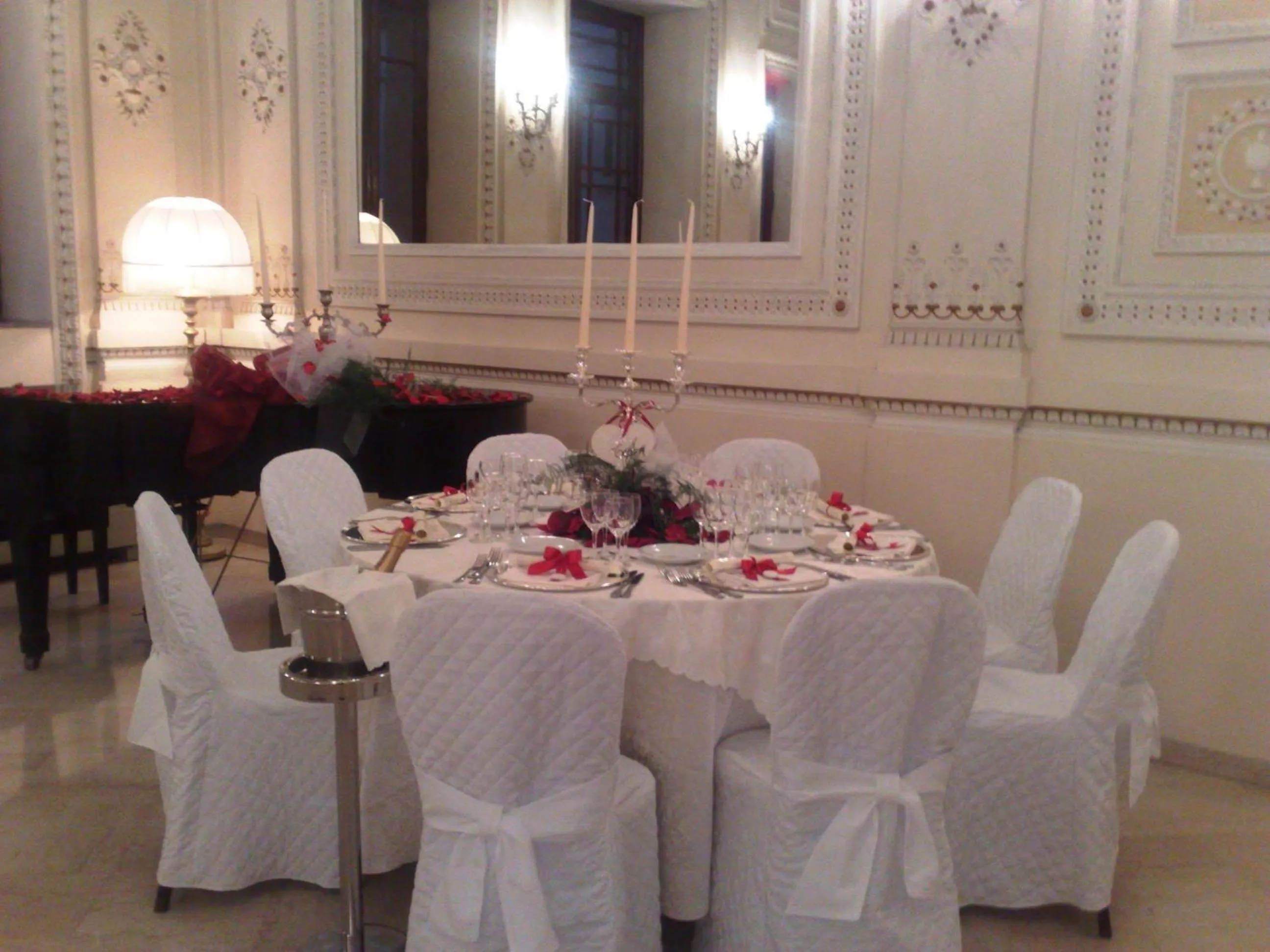 Restaurant/places to eat in Grand Hotel Plaza & Locanda Maggiore