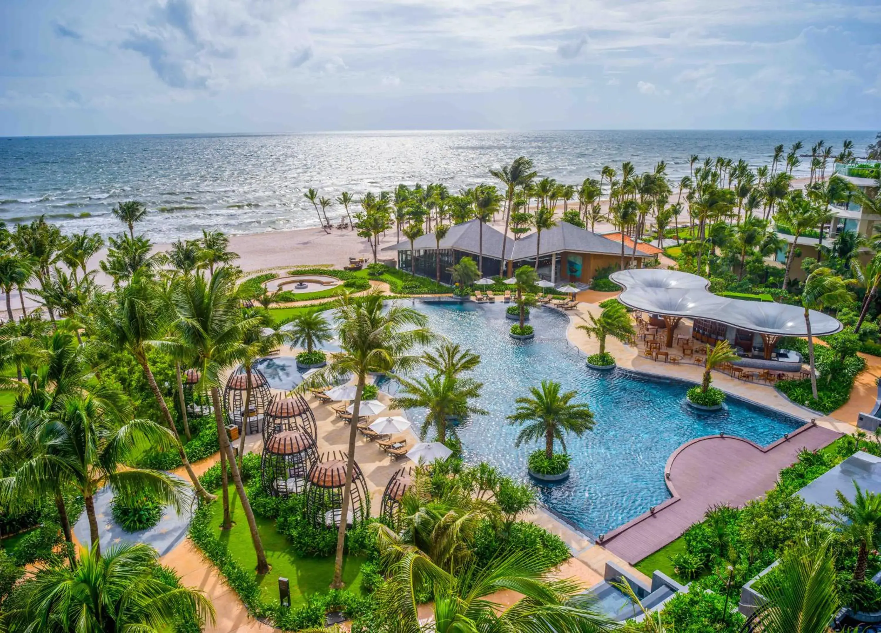 Garden, Pool View in InterContinental Phu Quoc Long Beach Resort, an IHG Hotel