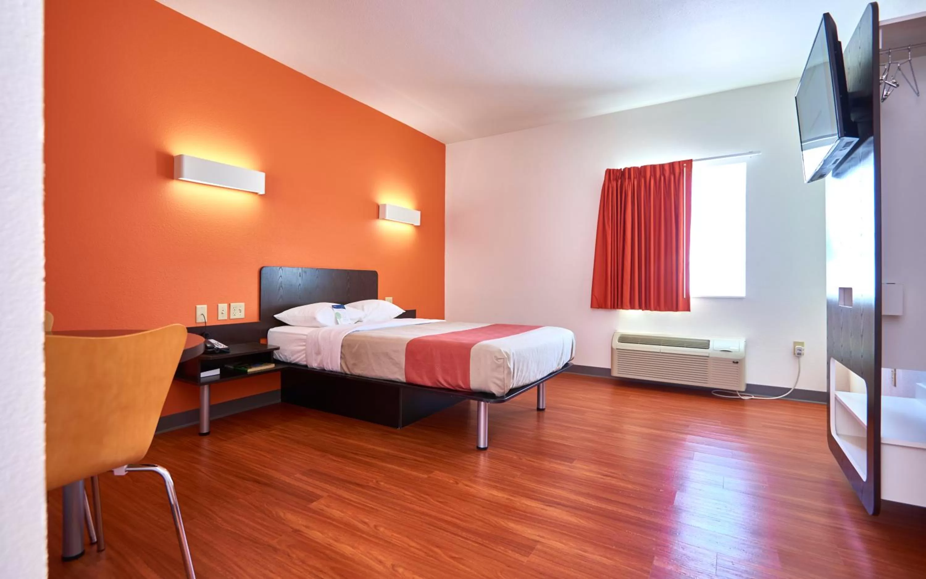 Bedroom, Bed in Motel 6 Wilkes Barre Arena