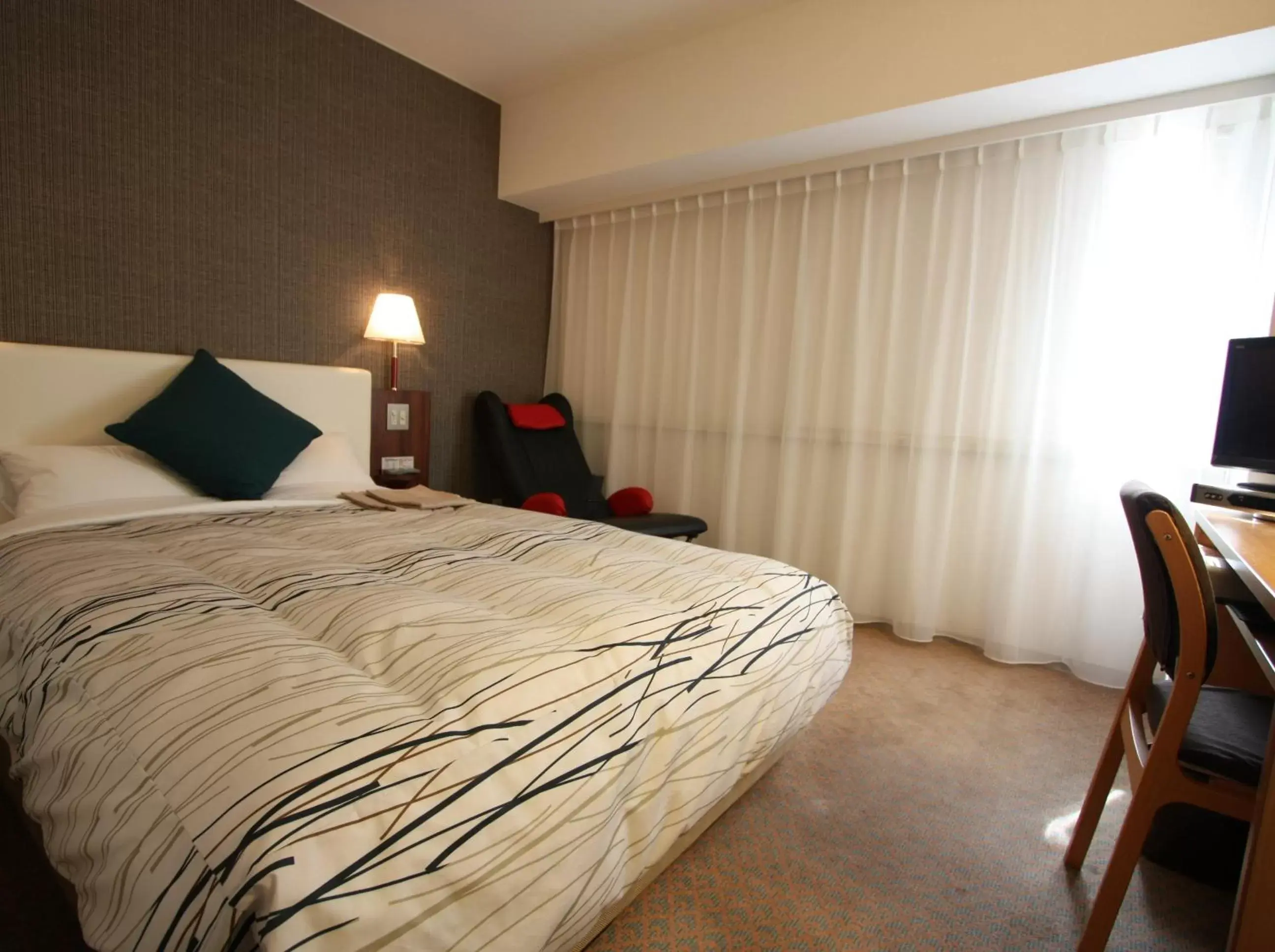 Photo of the whole room, Bed in Kanazawa Manten Hotel Ekimae