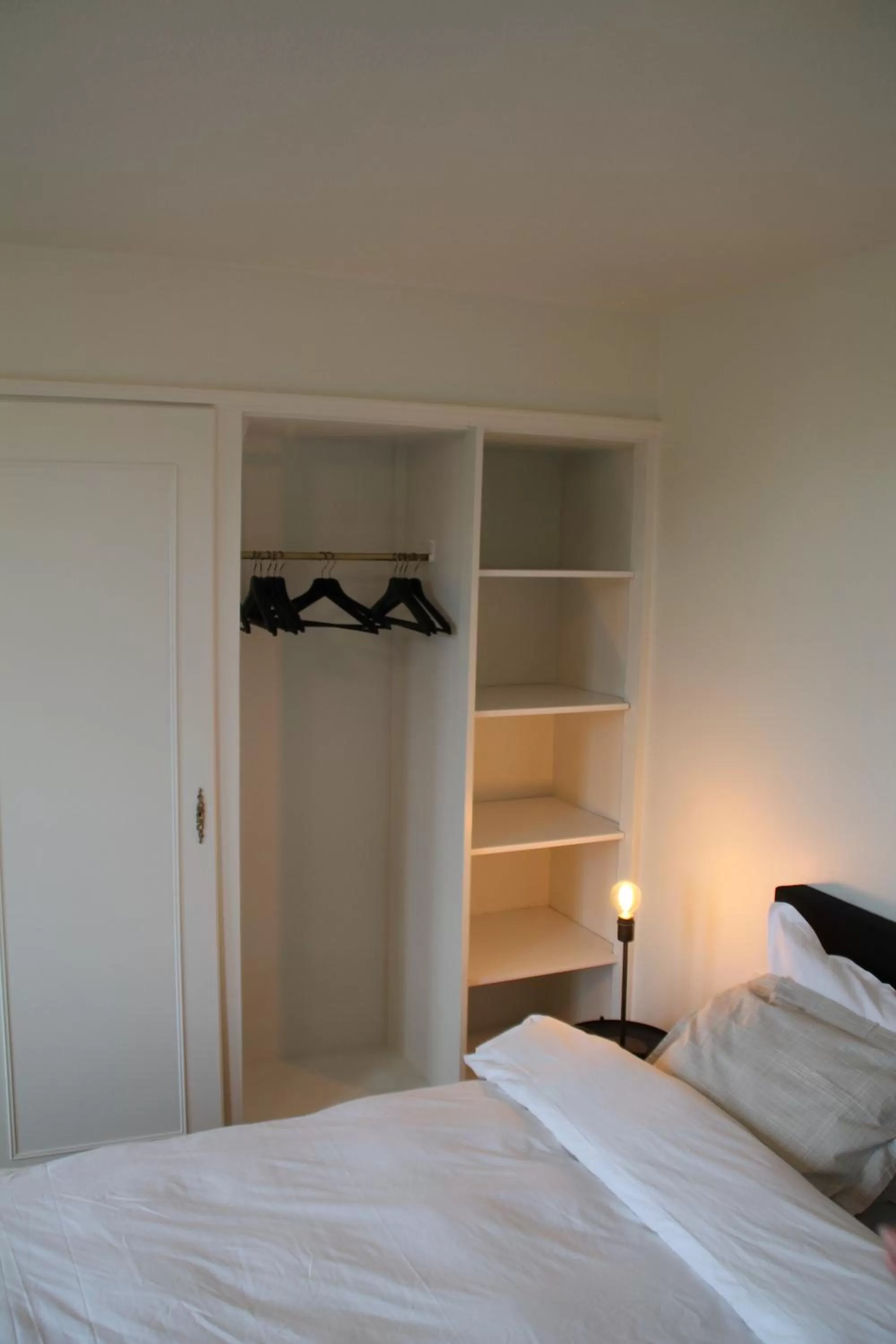 Bedroom, Bed in Enroute367