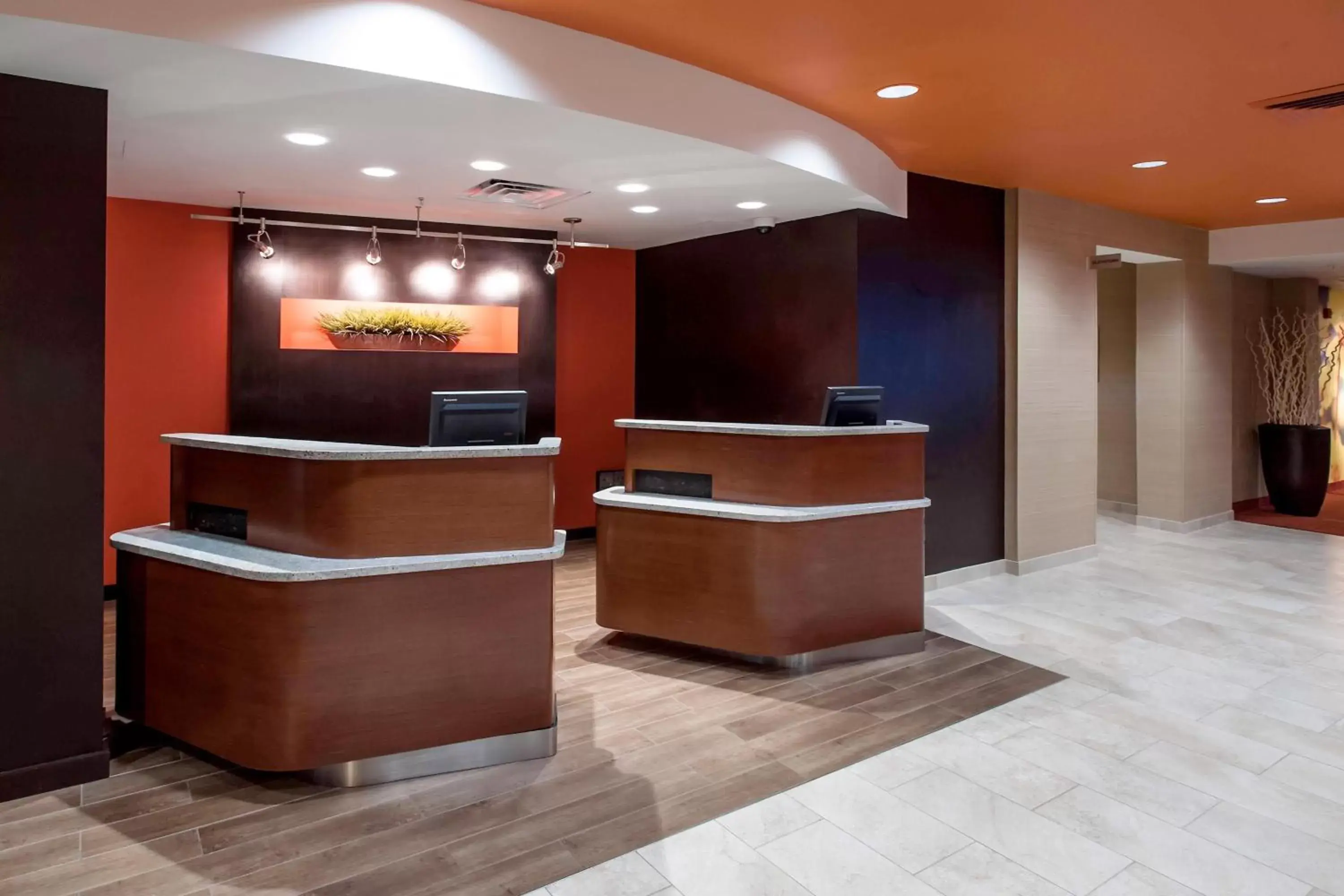 Property building, Lobby/Reception in Courtyard by Marriott Lakeland