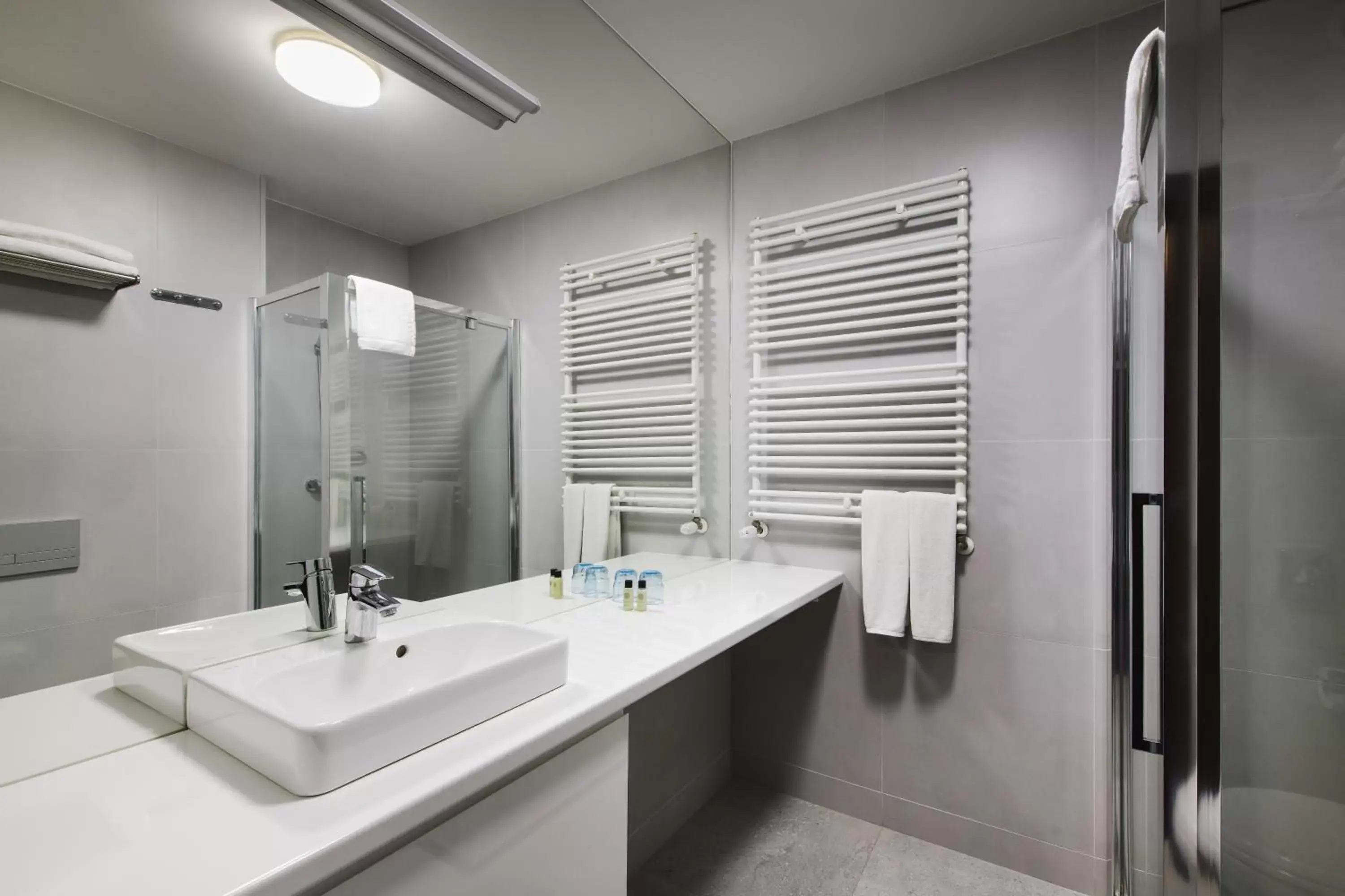 Shower, Bathroom in Best Western Plus Hotel Olsztyn Old Town