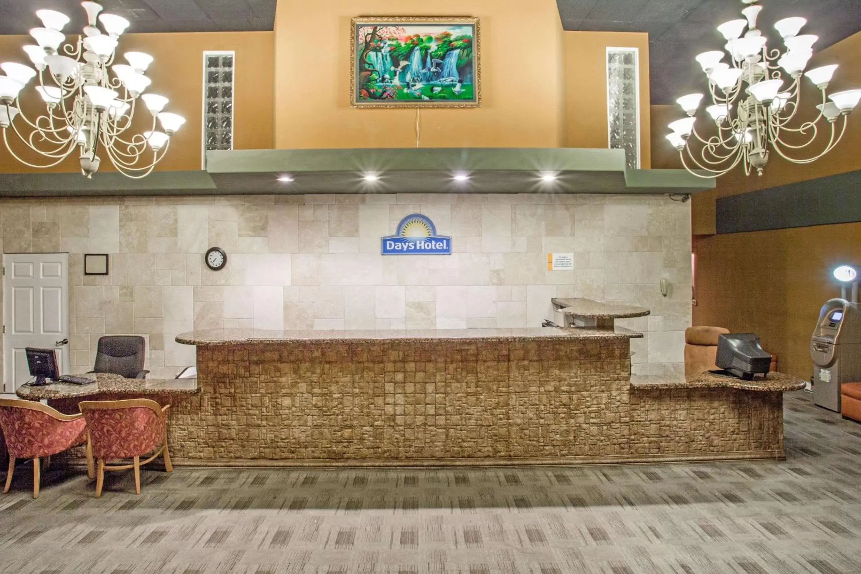 Lobby or reception, Lobby/Reception in Days Hotel by Wyndham Peoria Glendale Area