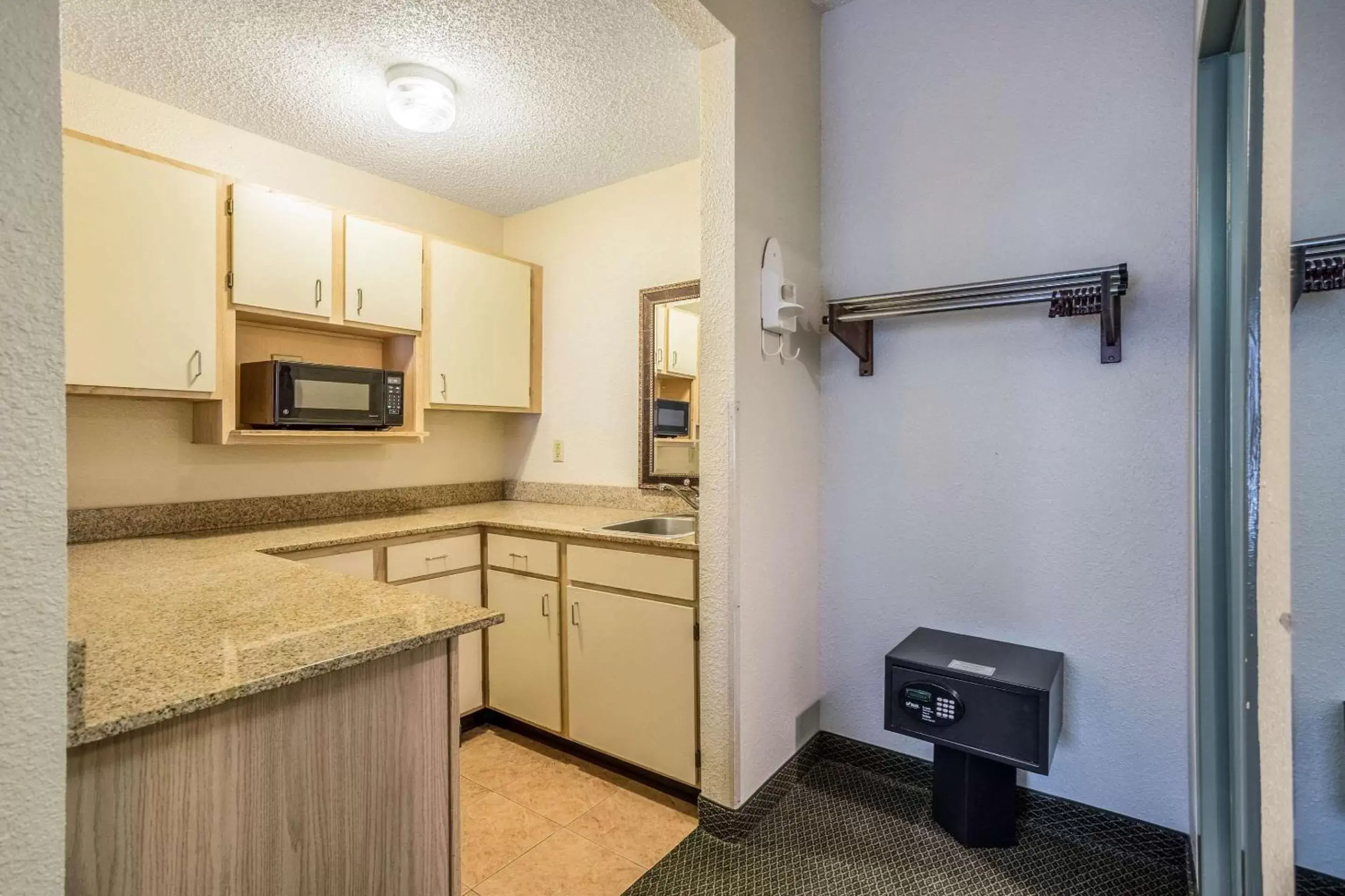 Photo of the whole room, Kitchen/Kitchenette in Quality Inn & Conference Center