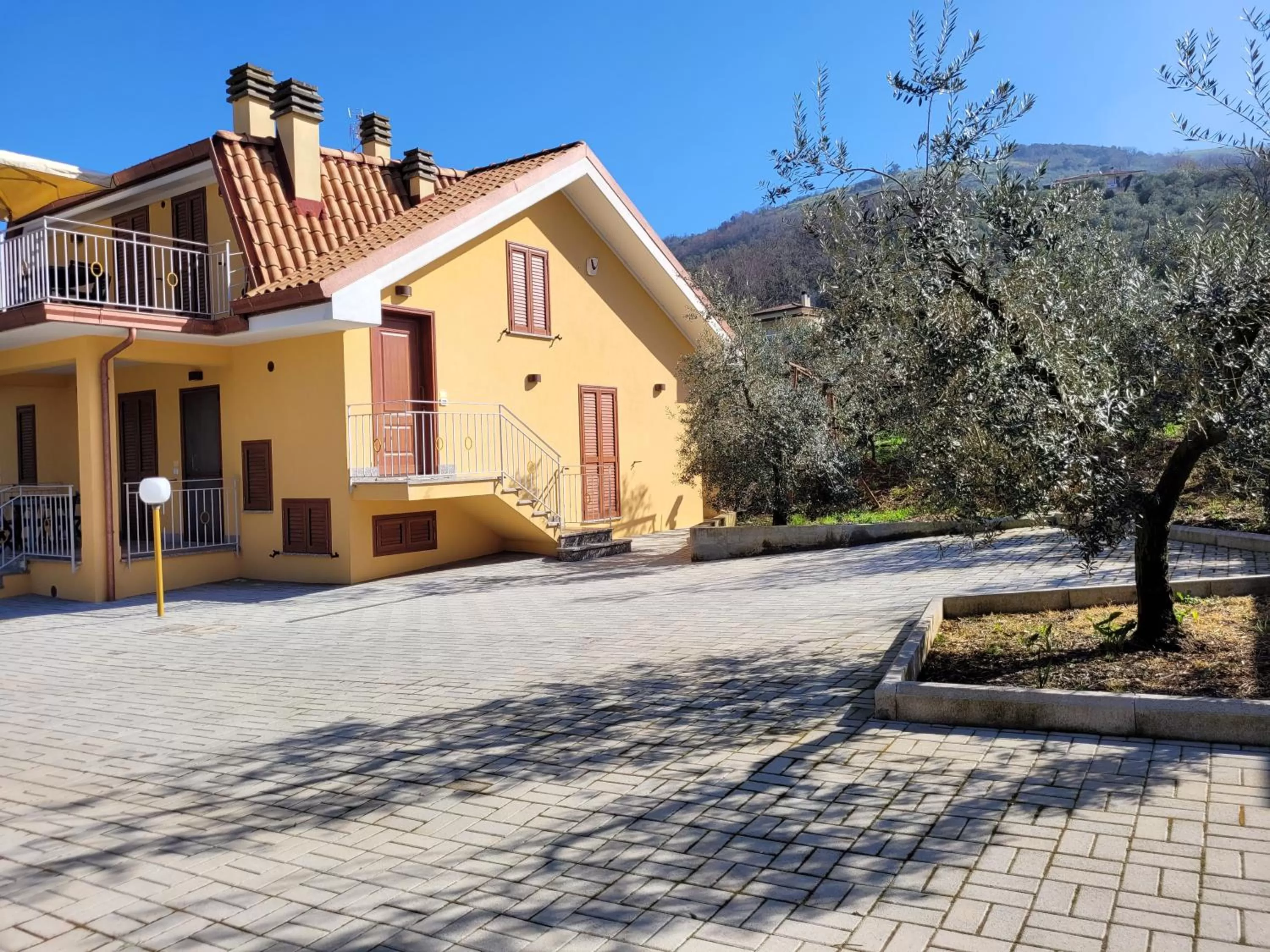 Alloggio turistico Magnifico Alessandro Valle Bernardo 04025 Lenola nei pressi di Fondi LT