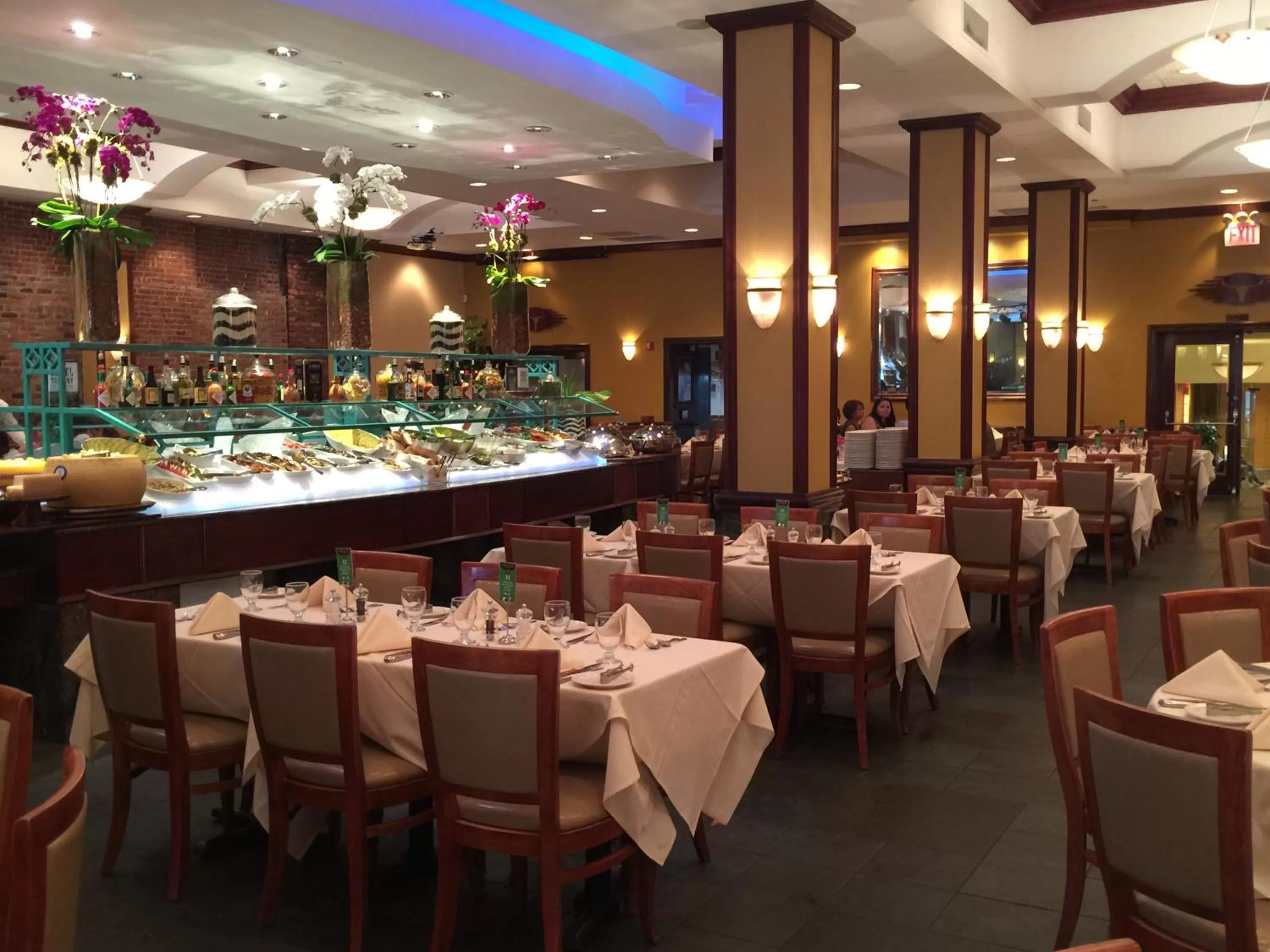 Restaurant/places to eat in The Belvedere Hotel