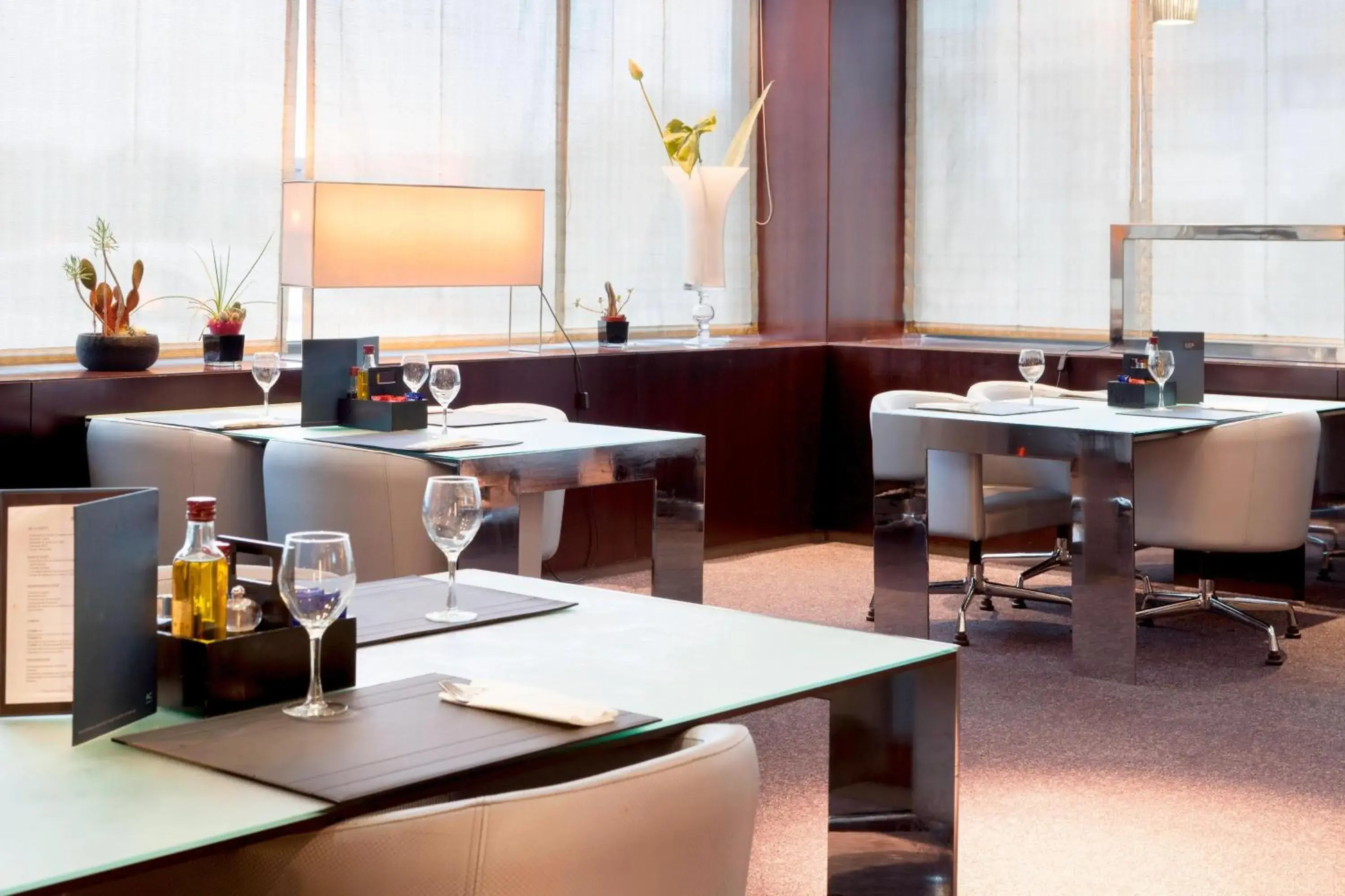 Lounge or bar, Restaurant/Places to Eat in AC Hotel Gijón by Marriott