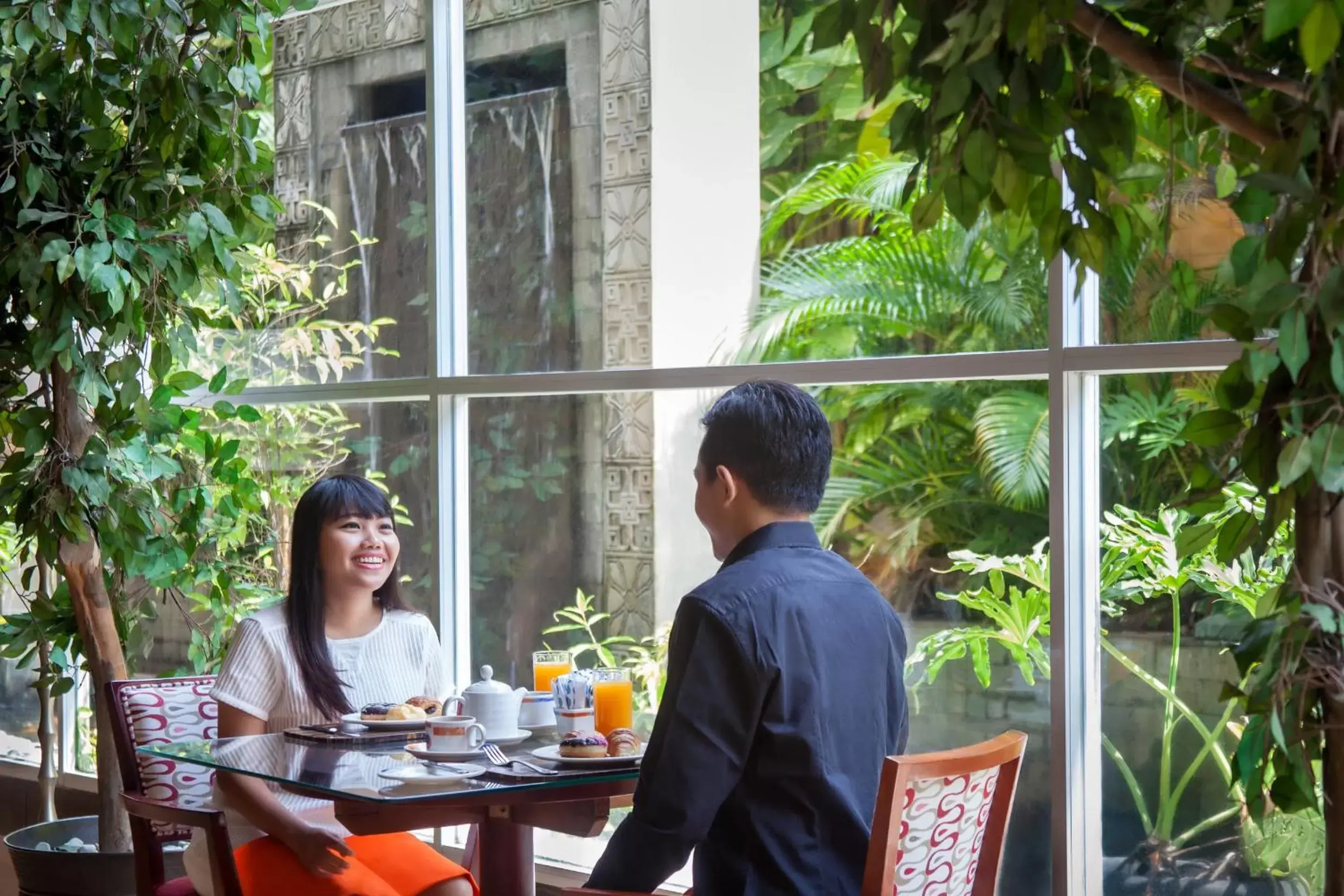 Restaurant/places to eat in Novotel Semarang - GeNose Ready, CHSE Certified