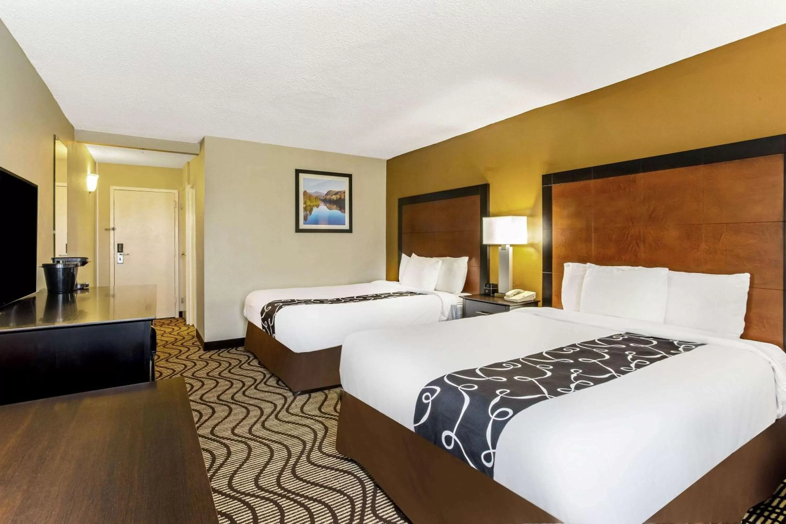 Photo of the whole room, Bed in La Quinta by Wyndham Wytheville