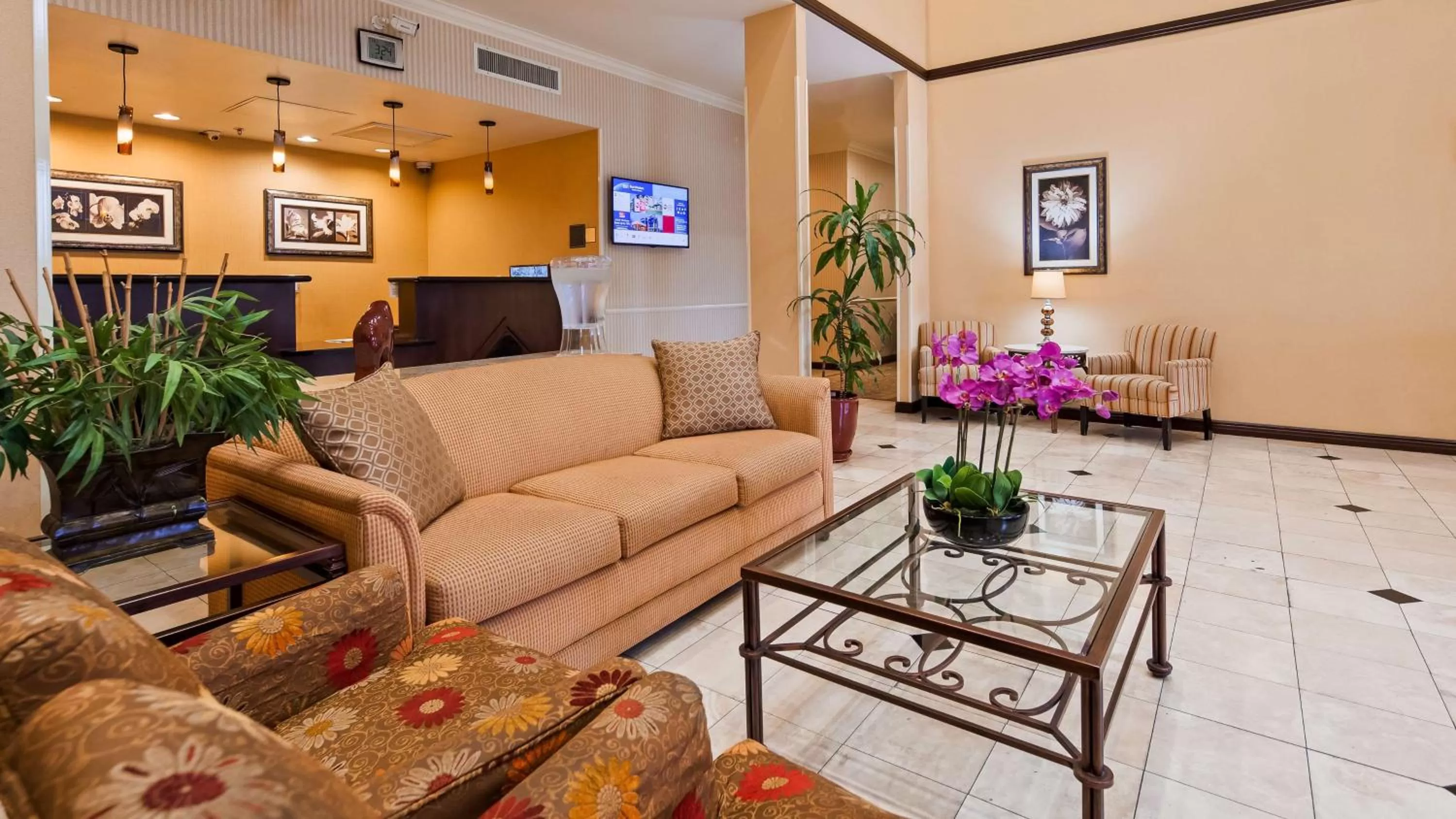 Lobby or reception in Best Western Route 66 Glendora Inn