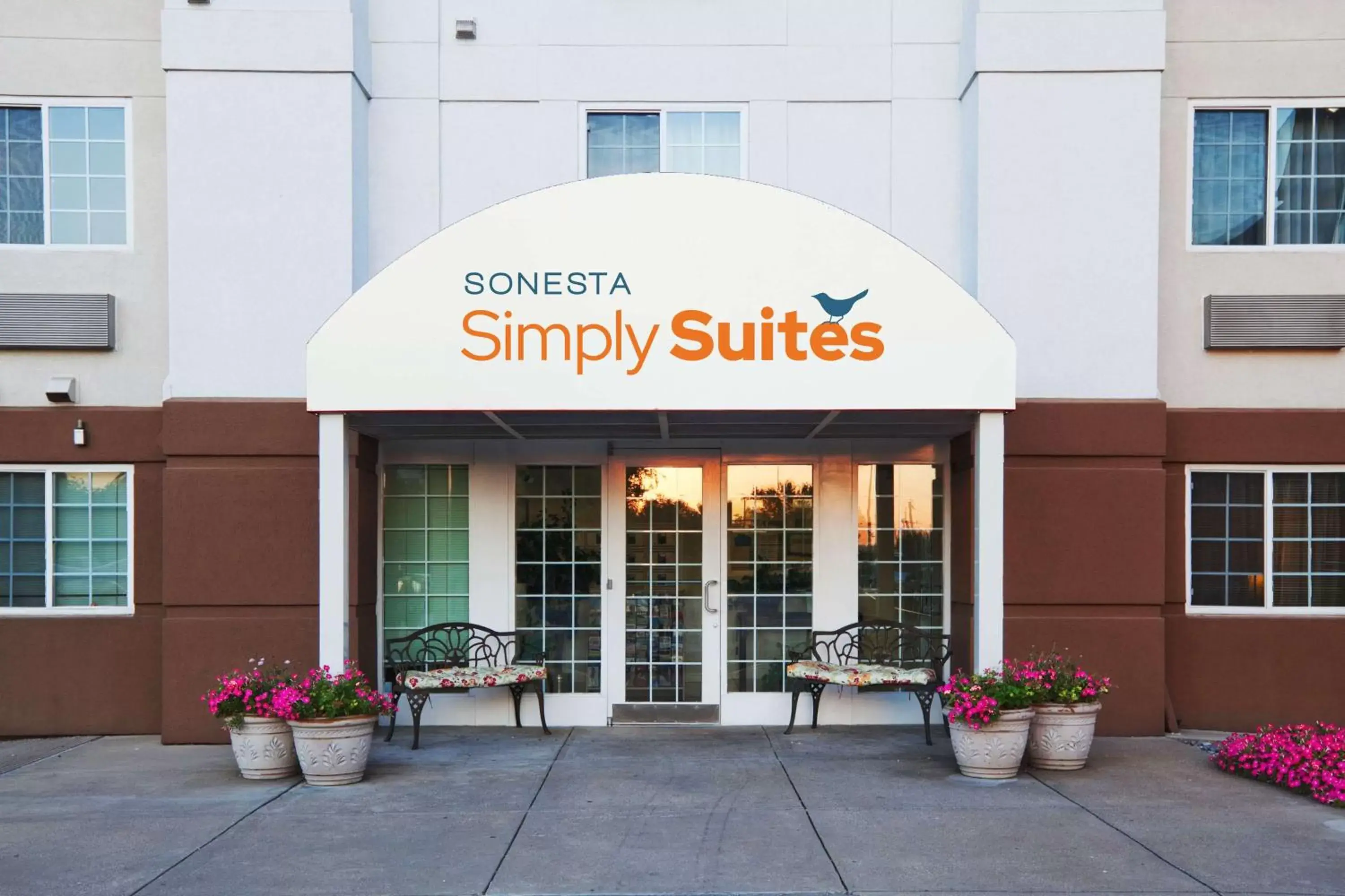 Property building in Sonesta Simply Suites Dallas Richardson