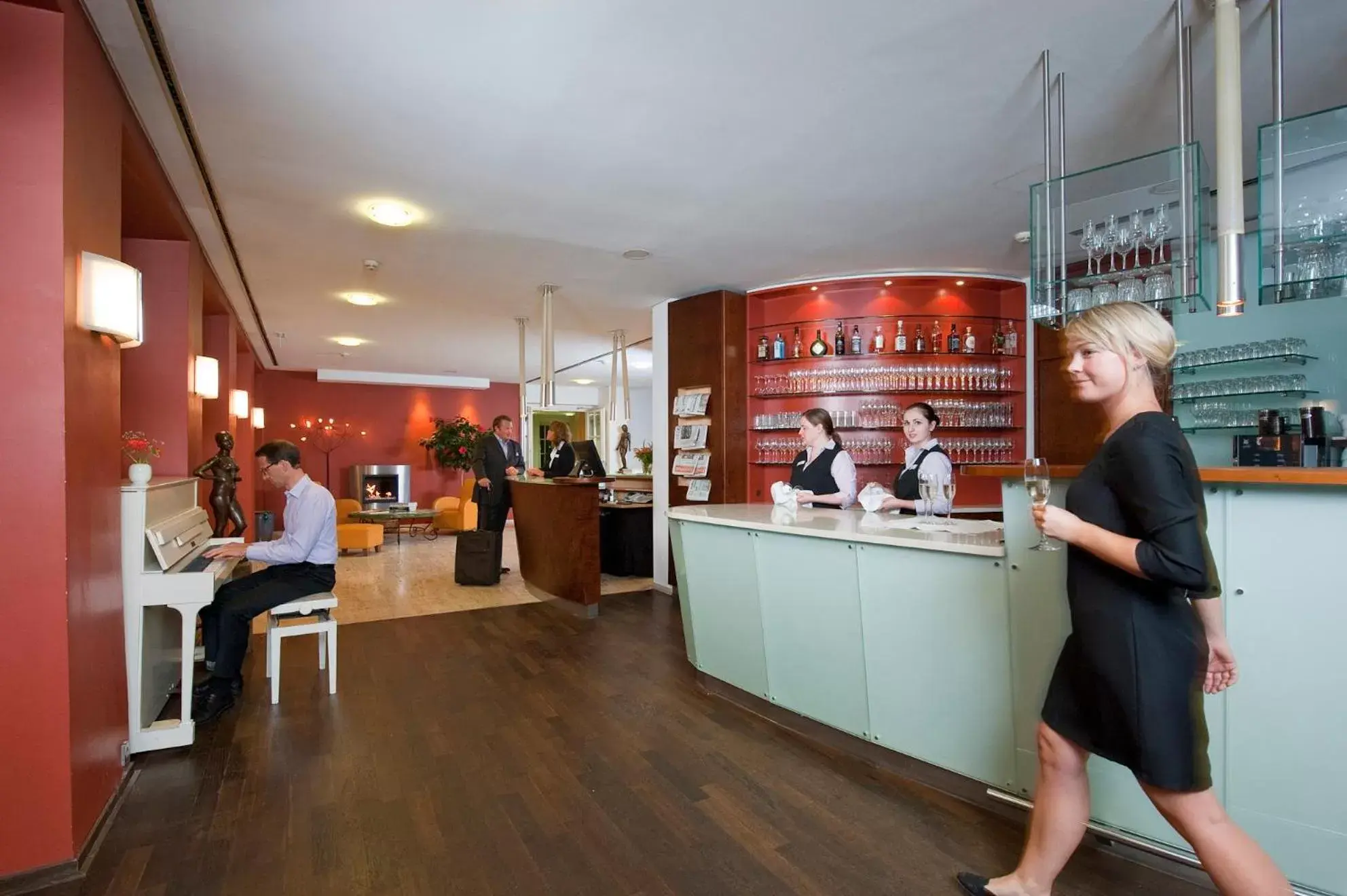 Lounge or bar in Parkhotel Wolfsburg