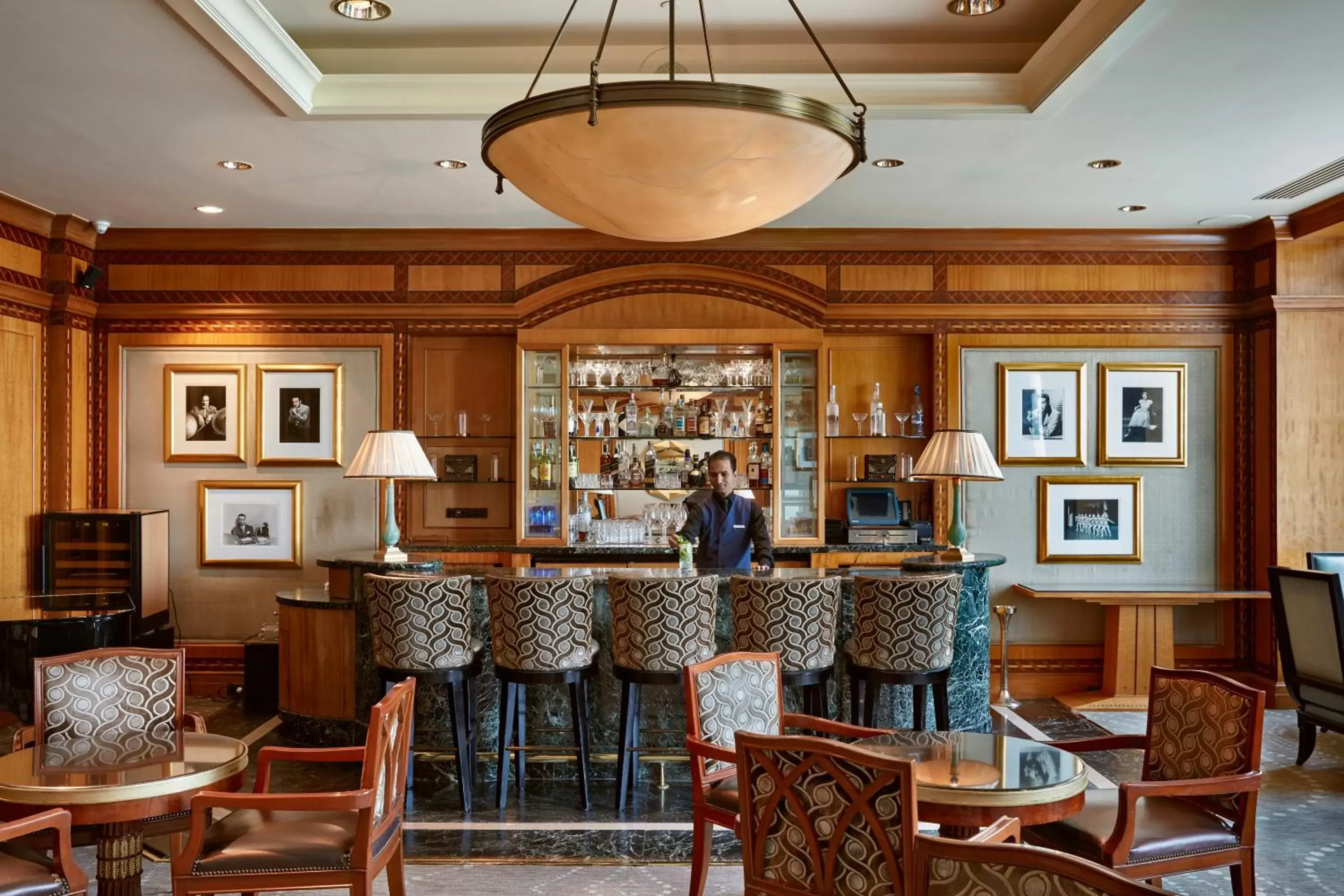 Lounge or bar in Four Seasons Hotel Cairo at Nile Plaza Lounge or bar in Four Seasons Hotel Cairo at Nile Plaza