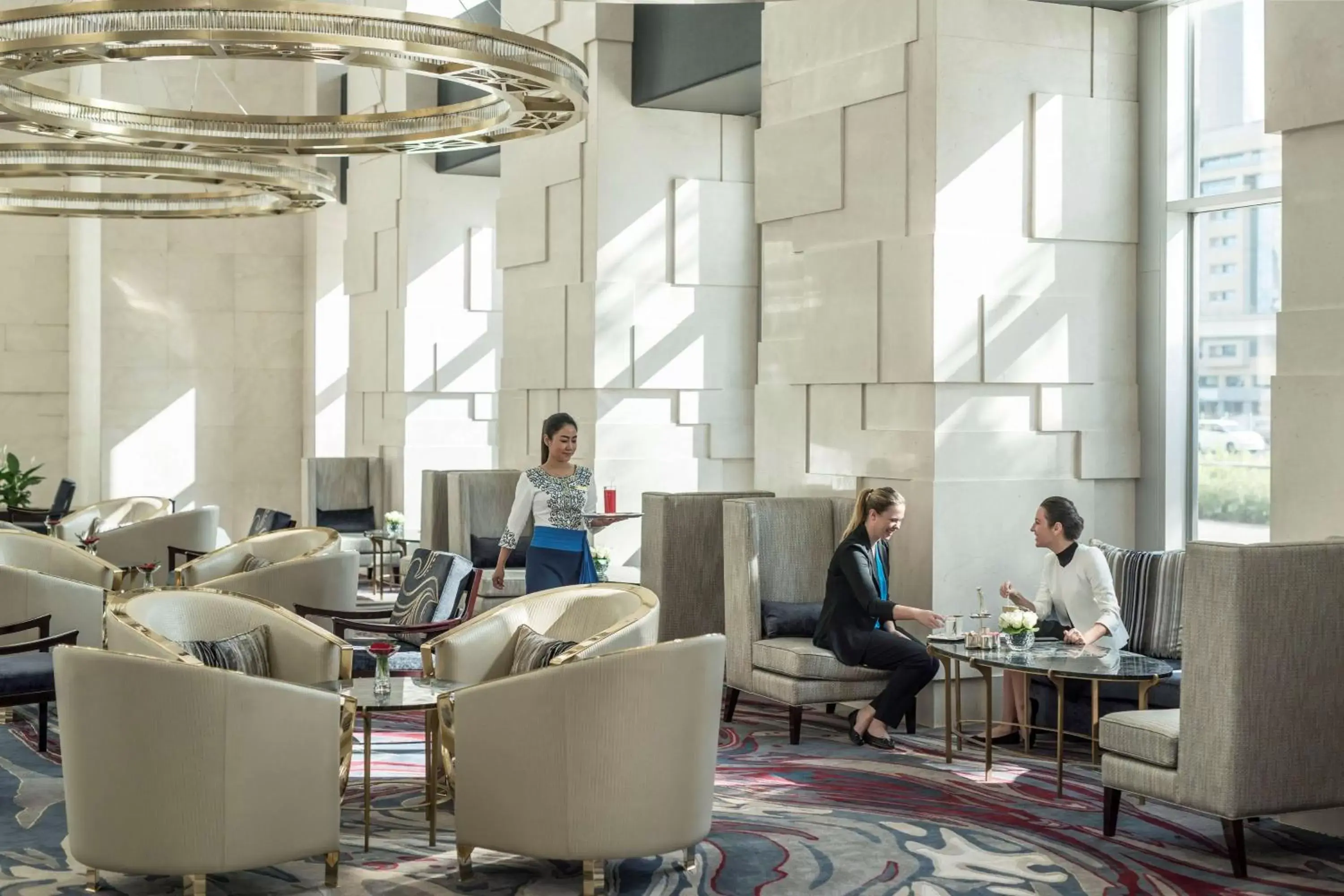 Lounge or bar in Shangri-La Dubai