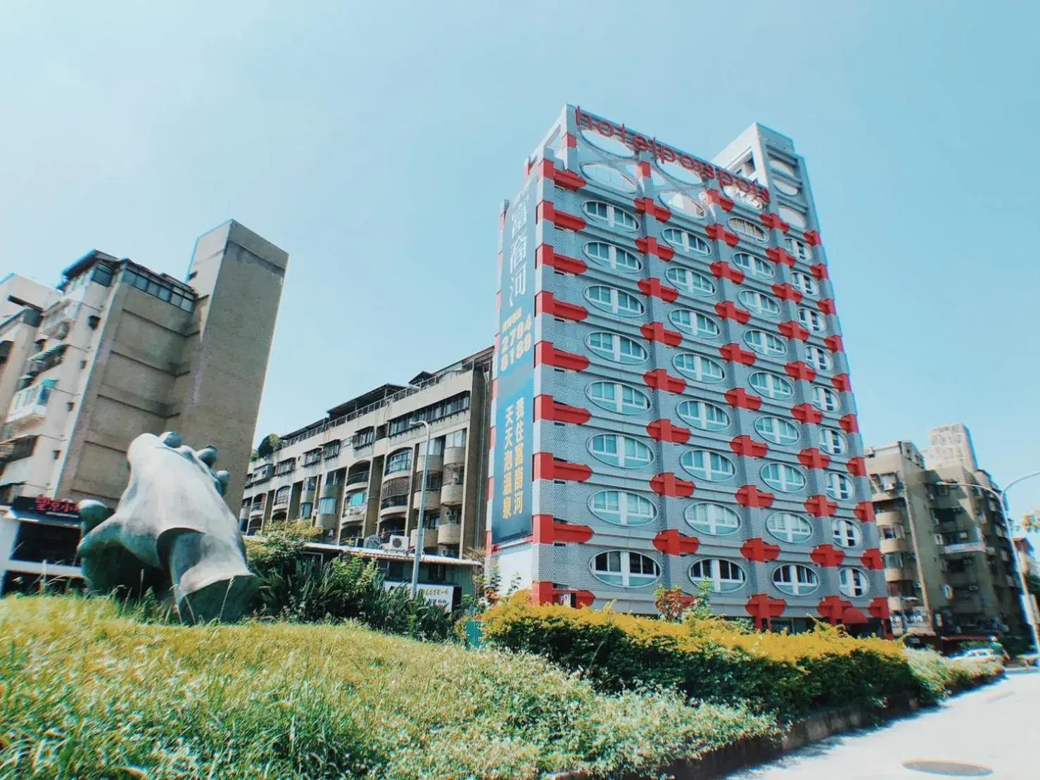 Facade/entrance, Property Building in hotelpoispois