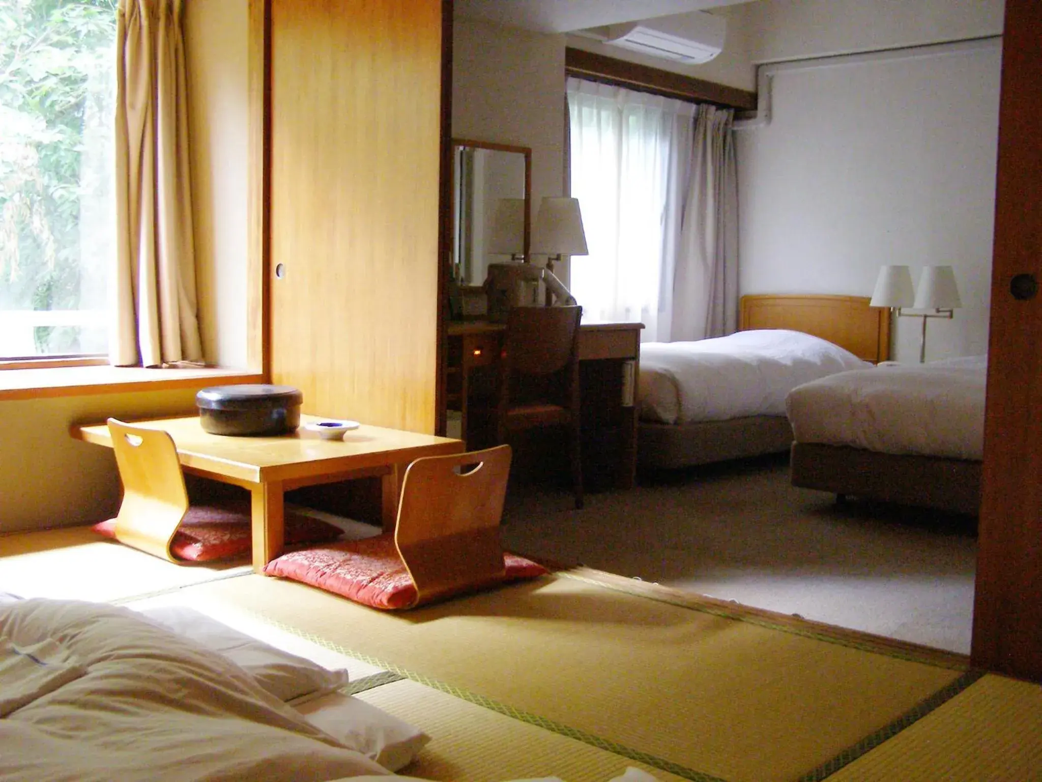 Room with Tatami Area - Smoking in Hotel Terrace Yokohama