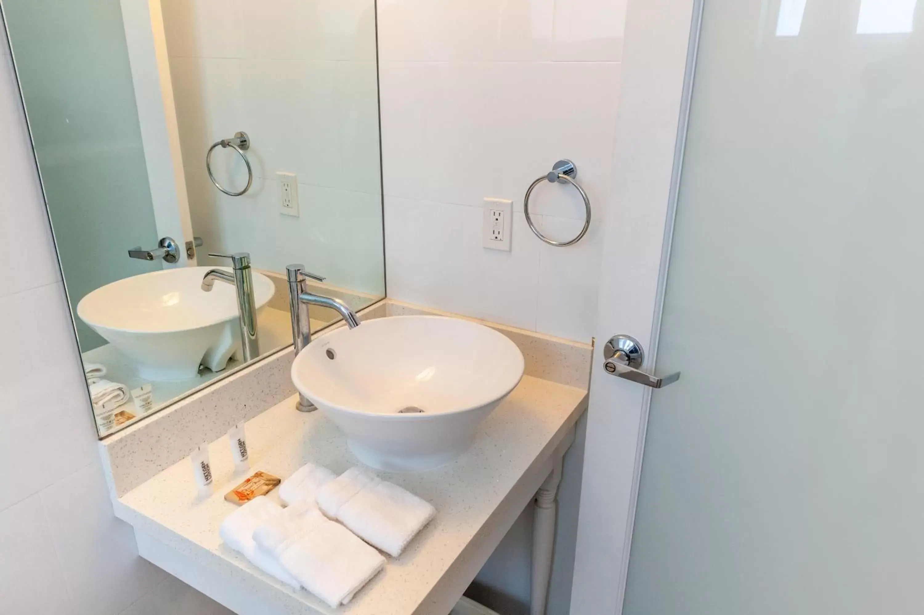 Bathroom in Waterside Hotel and Suites