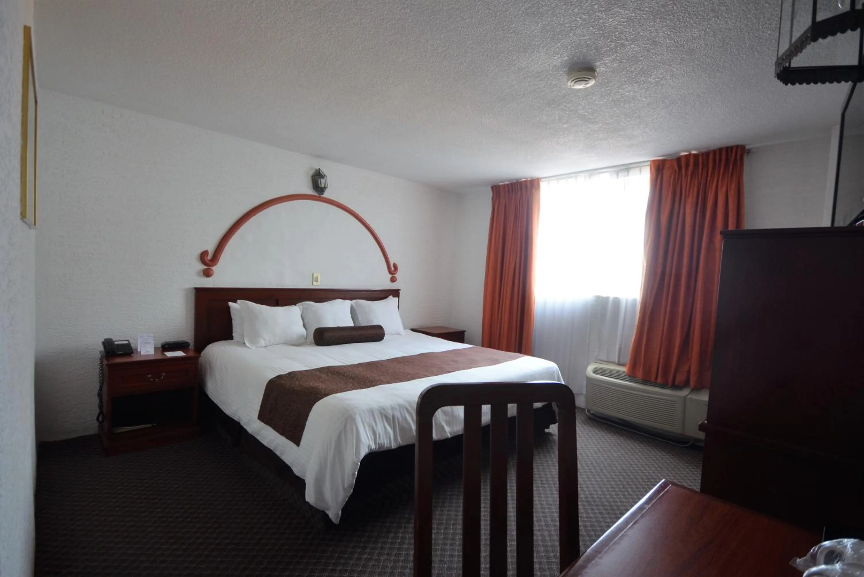 Day, Bed in Howard Johnson by Wyndham Morelia Calle Real