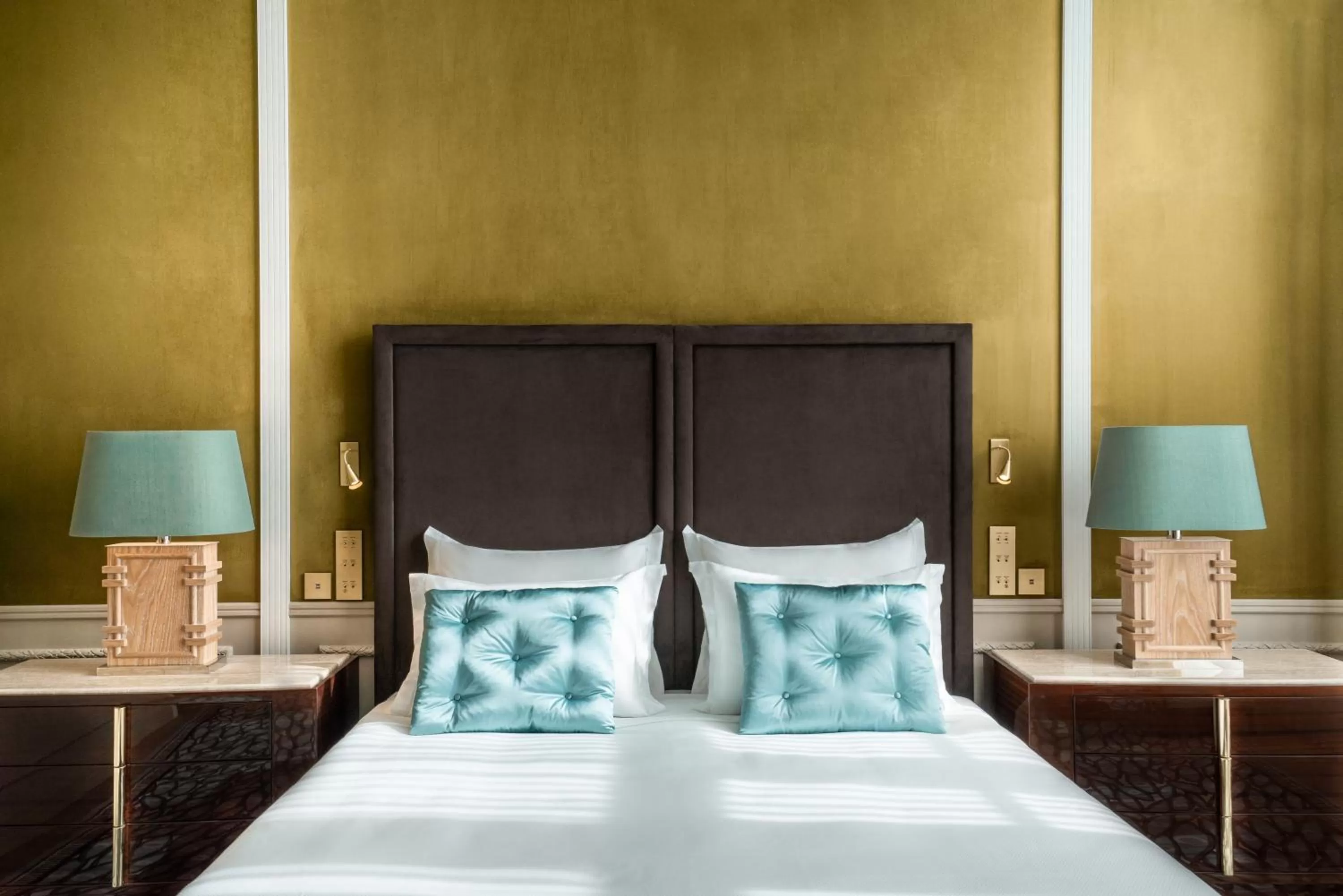 Bed in Maison Albar - Le Monumental Palace