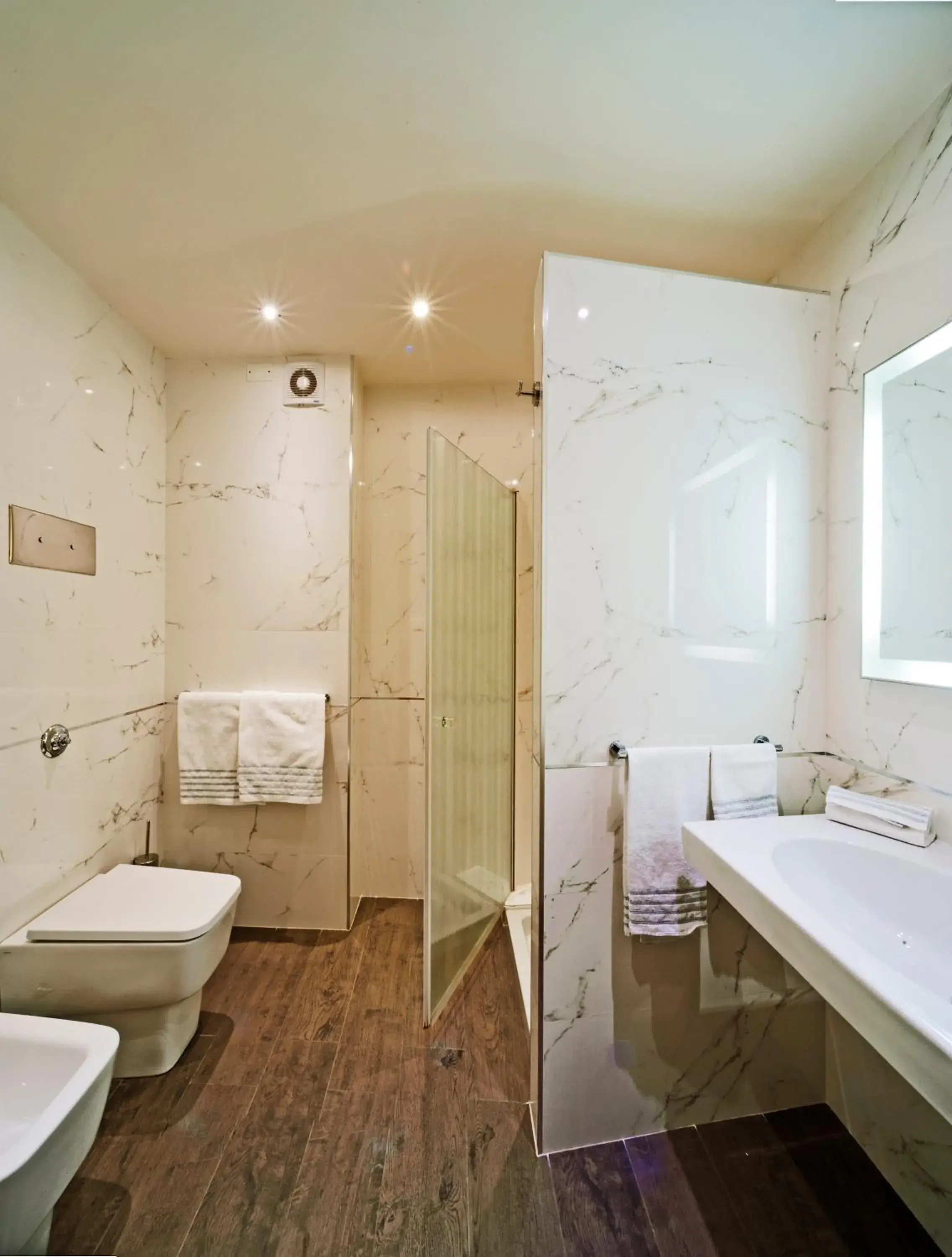 Bathroom in Hotel Victoria