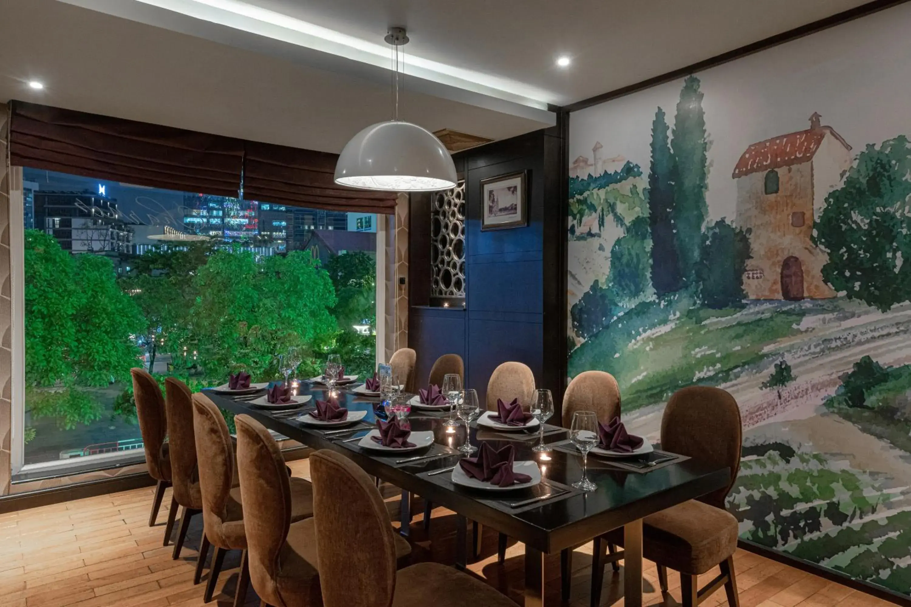 Restaurant/Places to Eat in Palace Hotel Saigon