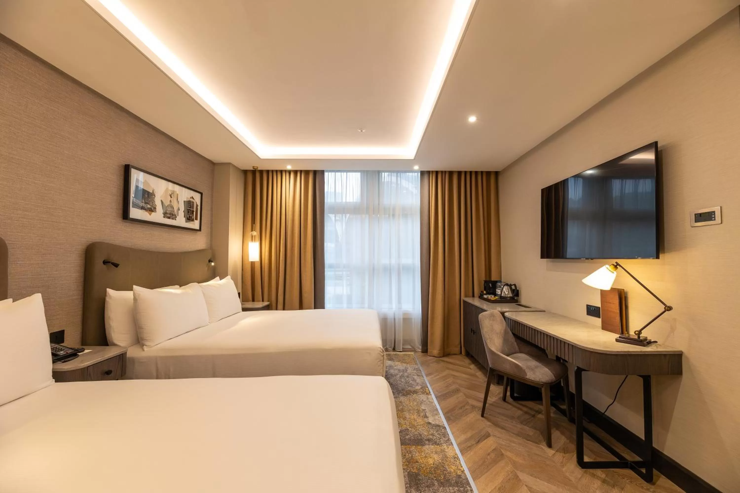TV and multimedia, Bed in DoubleTree by Hilton London Victoria