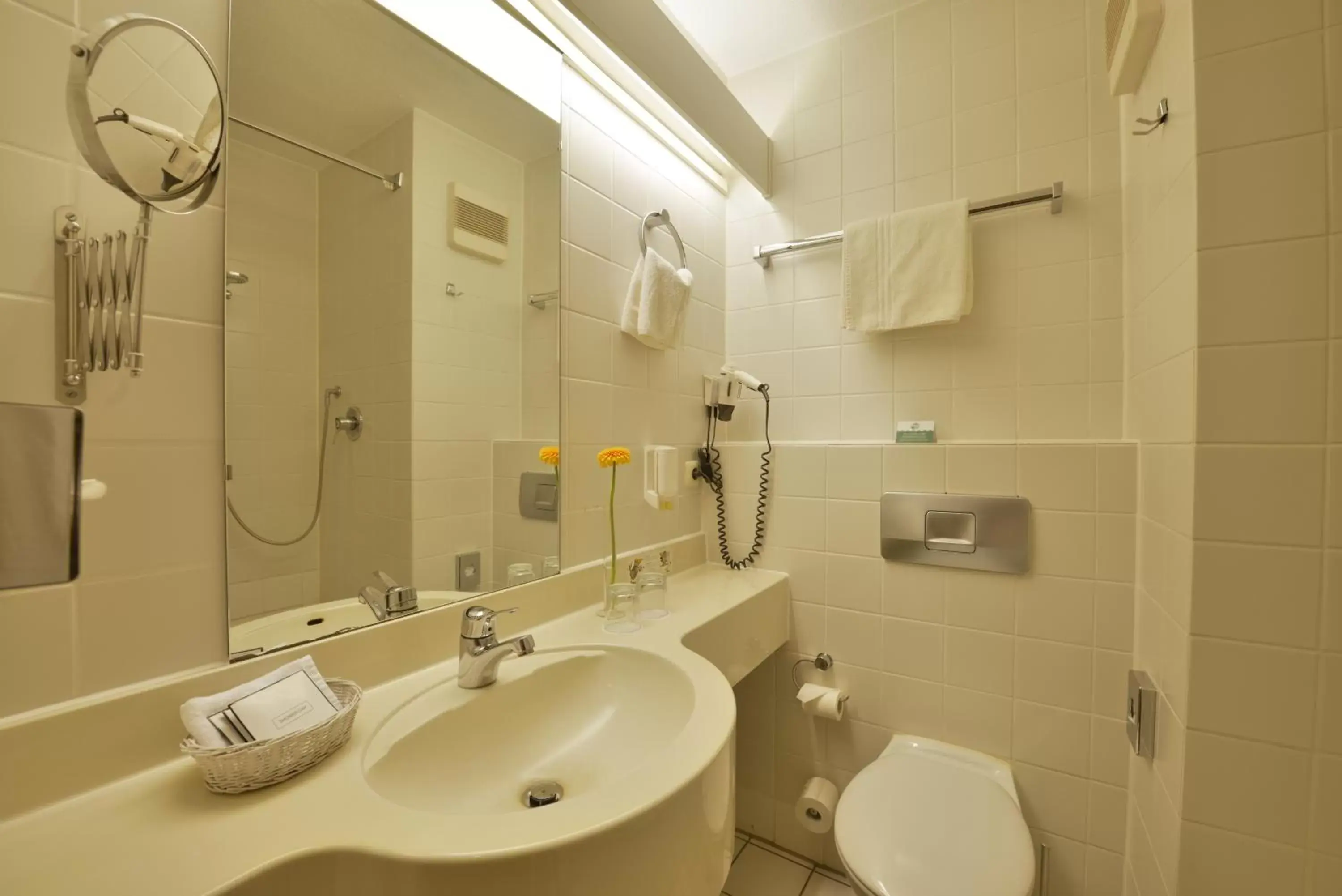 Bathroom in Sure Hotel by Best Western Hilden-Düsseldorf