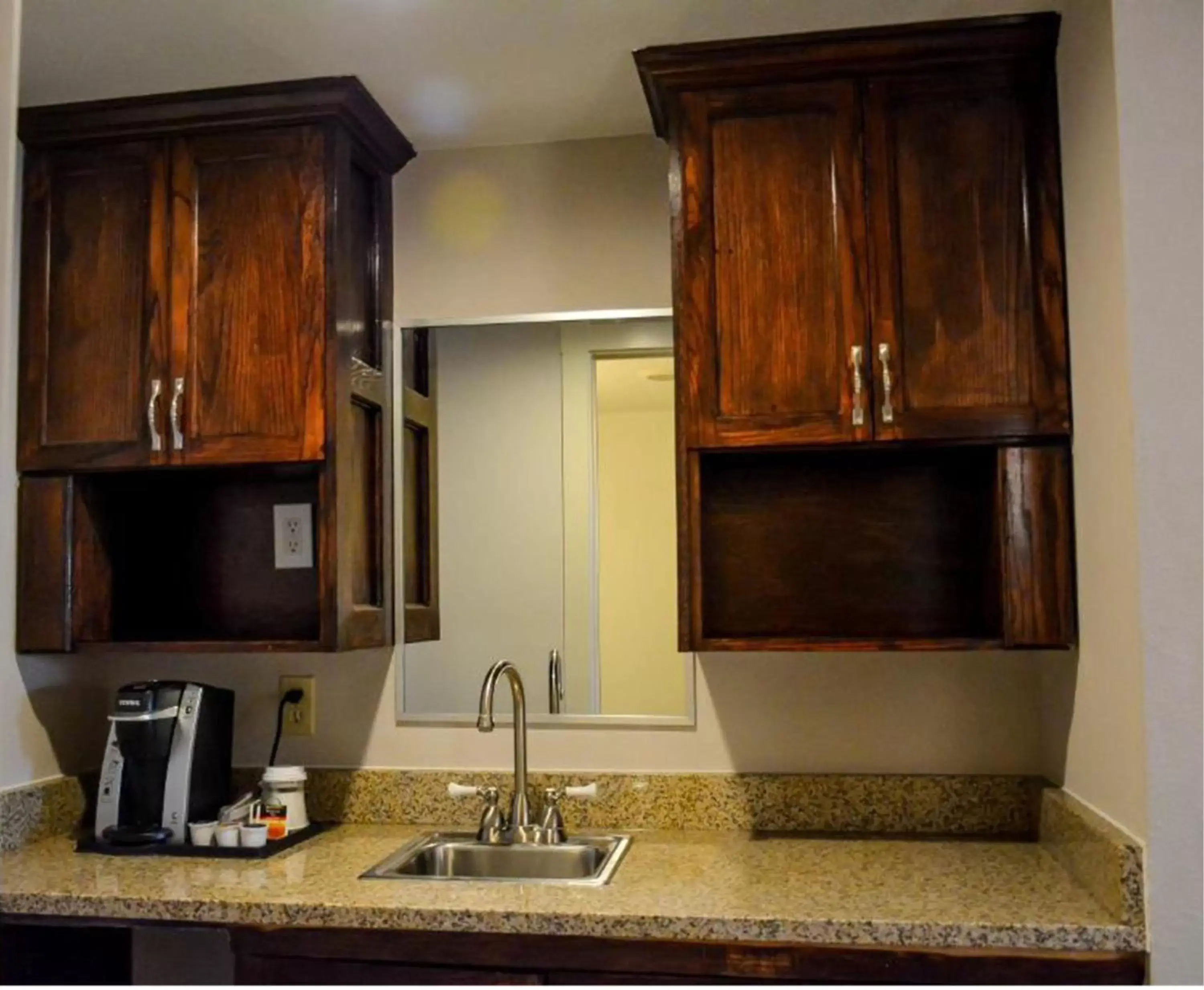 Photo of the whole room, Kitchen/Kitchenette in Holiday Inn El Paso West – Sunland Park, an IHG Hotel