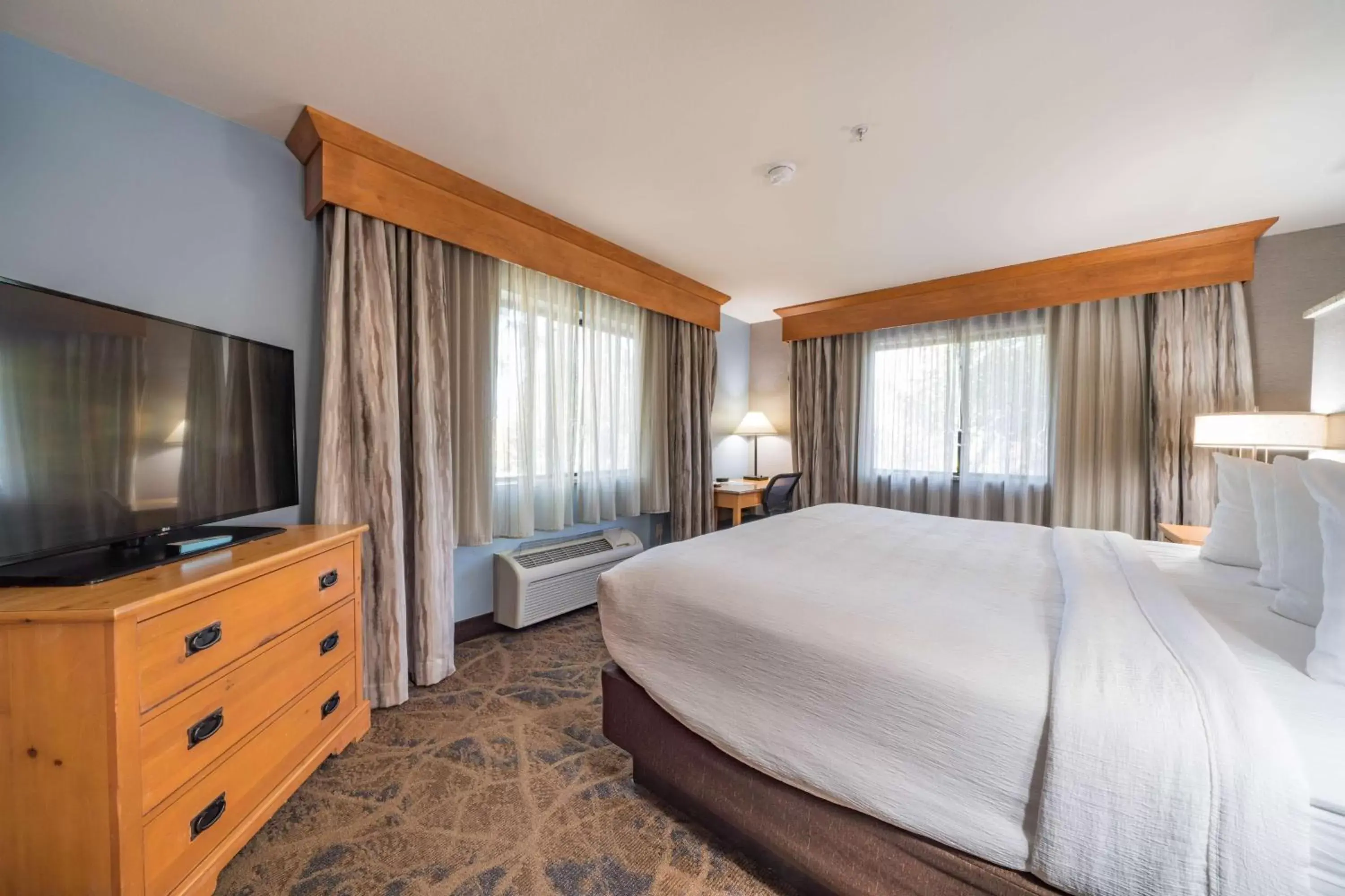 Bedroom, Bed in Best Western Plus GranTree Inn