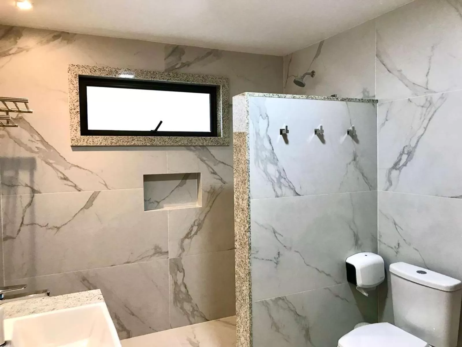 Bathroom in Brisa da Praia Park Hotel