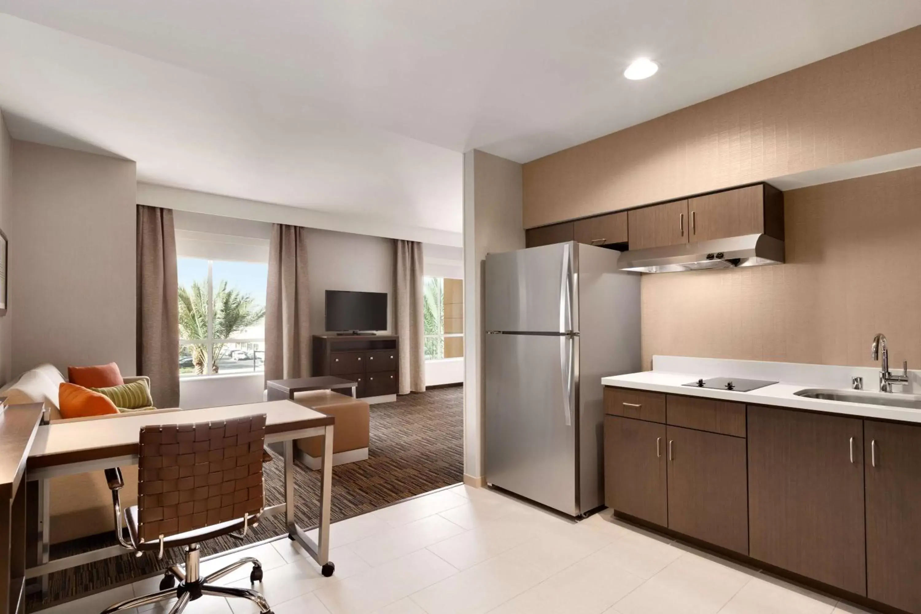 Kitchen or kitchenette, Kitchen/Kitchenette in Homewood Suites By Hilton Irvine John Wayne Airport