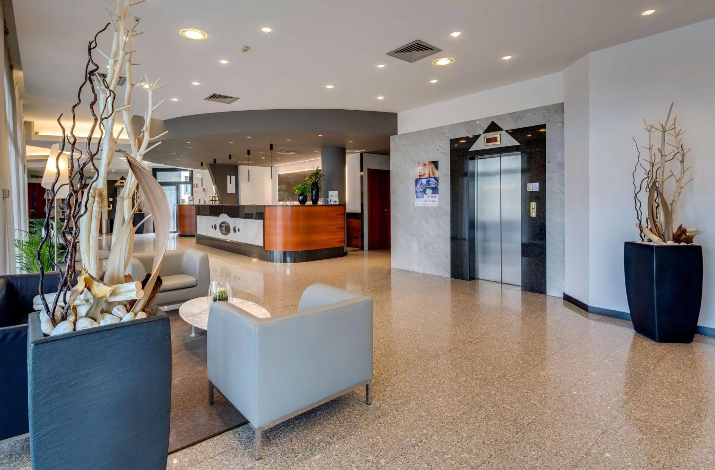 Lobby or reception in Best Western Hotel Turismo