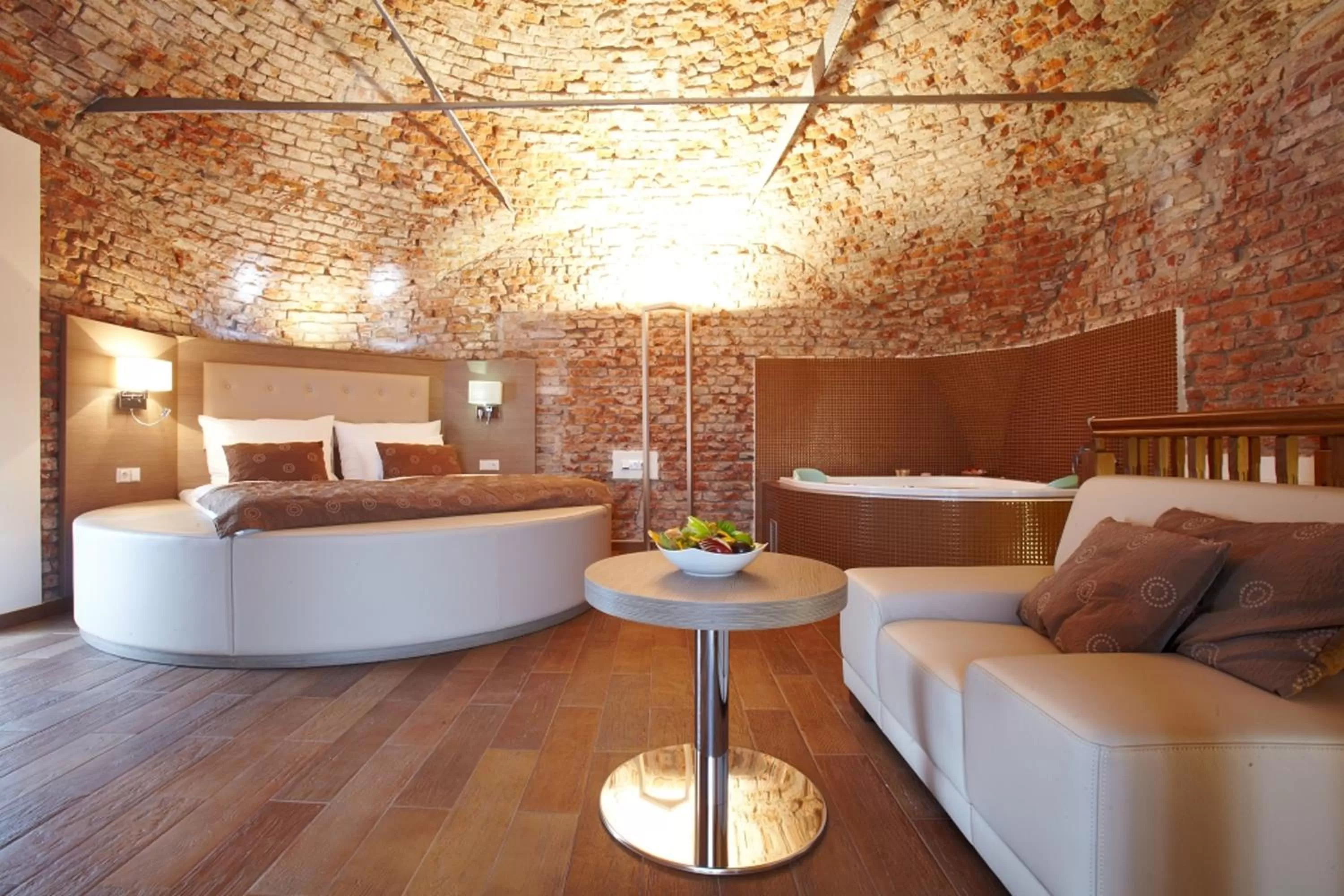 Spa and wellness centre/facilities, Bed in Hotel Sladovna