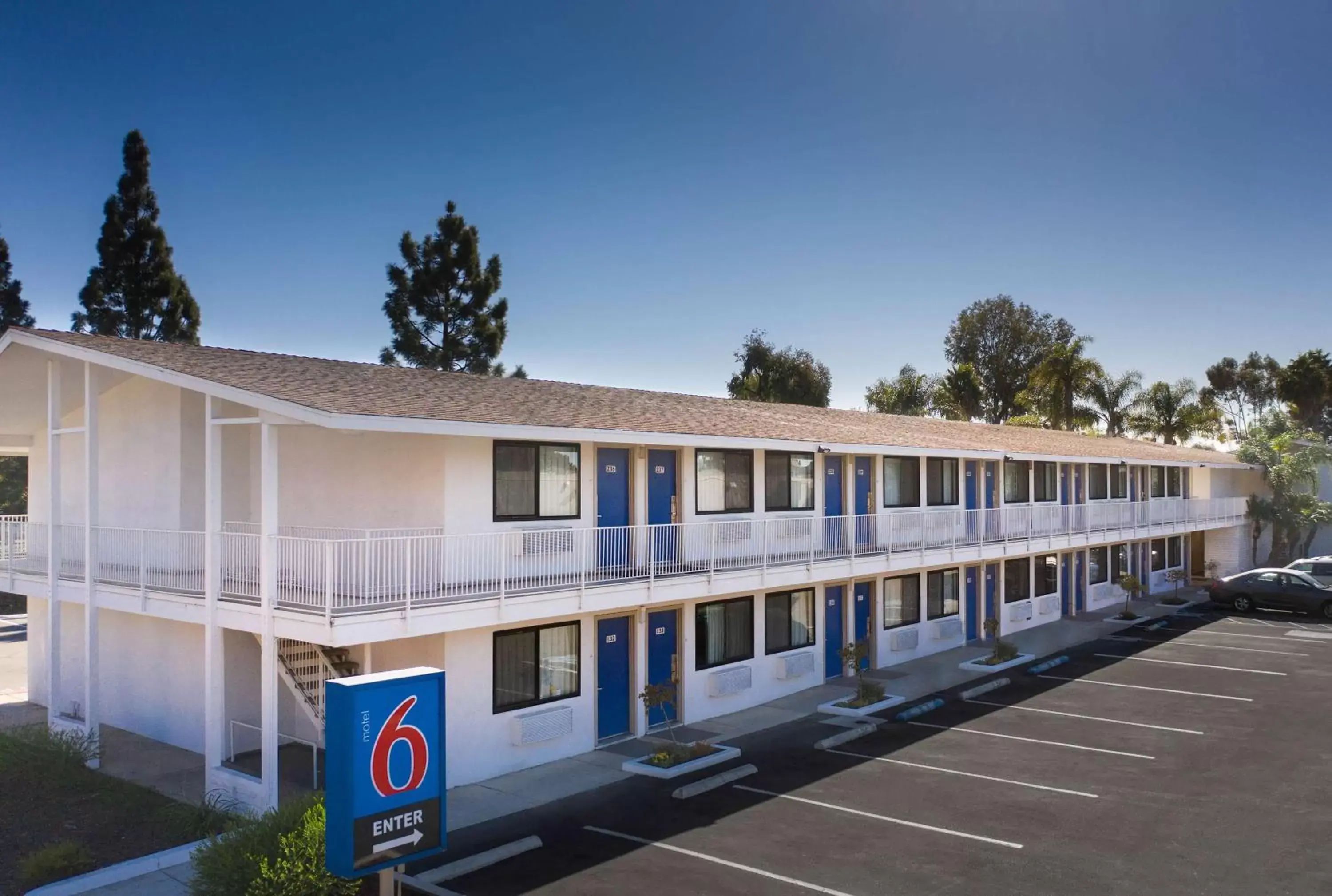 Property building in Motel 6-Goleta, CA - Santa Barbara Property building in Motel 6-Goleta, CA - Santa Barbara