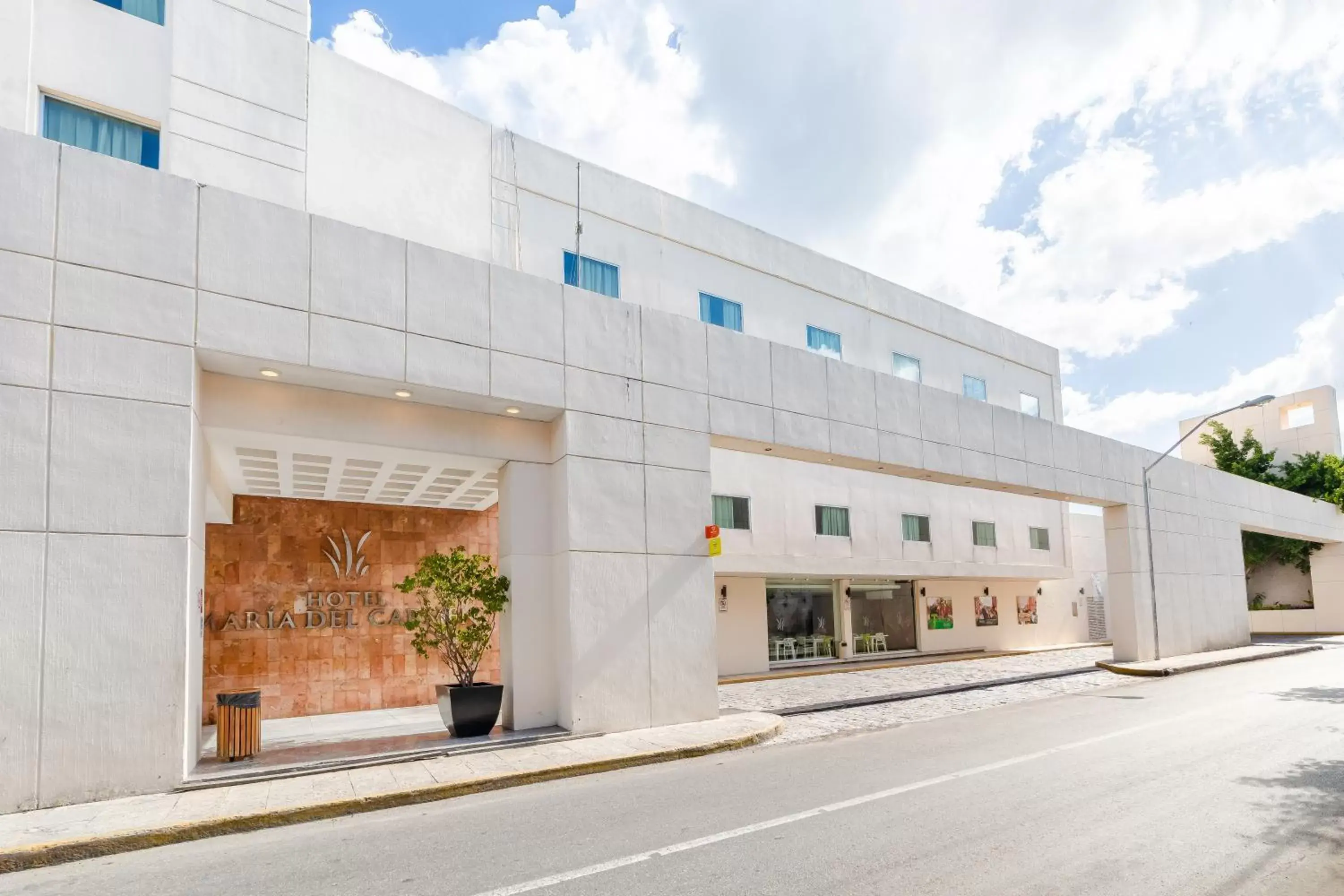 Facade/entrance, Property Building in Hotel Maria del Carmen