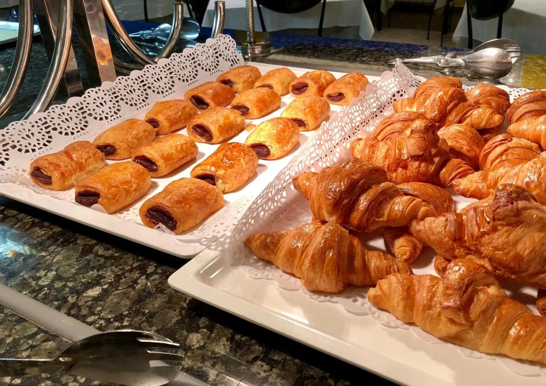 Buffet breakfast in Hotel Benikaktus