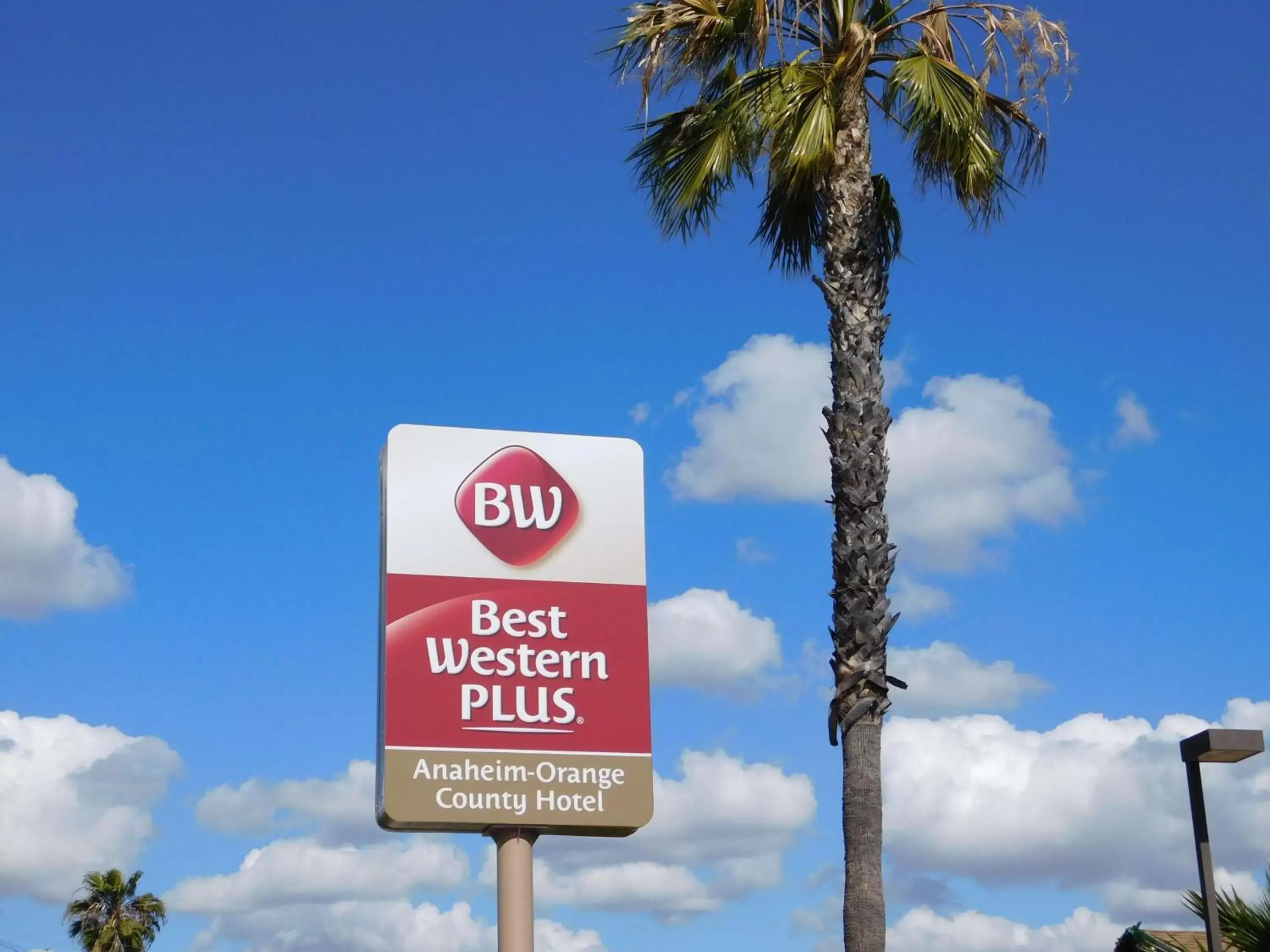 Property building in Best Western Plus - Anaheim Orange County Hotel Property building in Best Western Plus - Anaheim Orange County Hotel