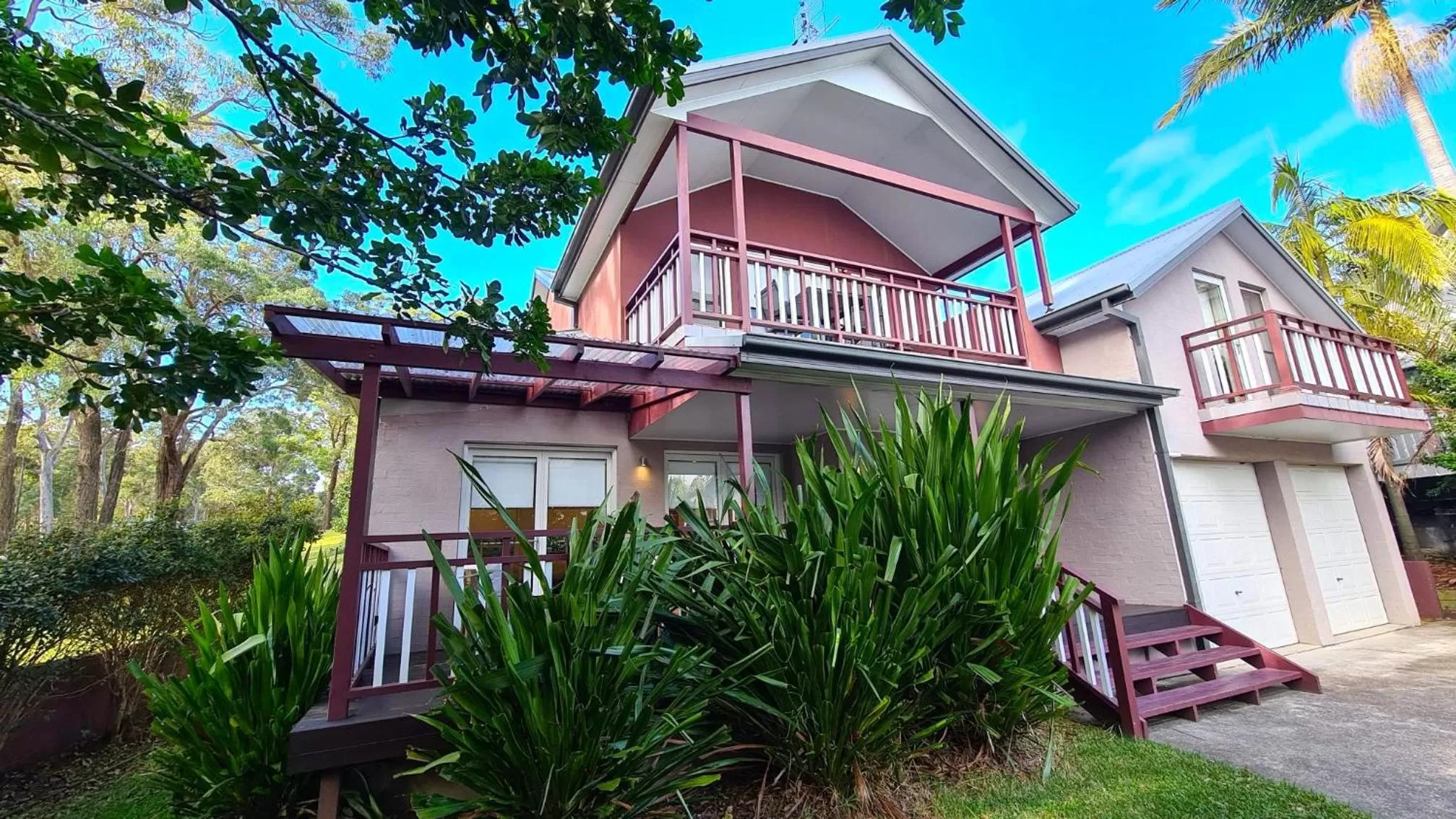Facade/entrance in Stay At Raffertys Resort