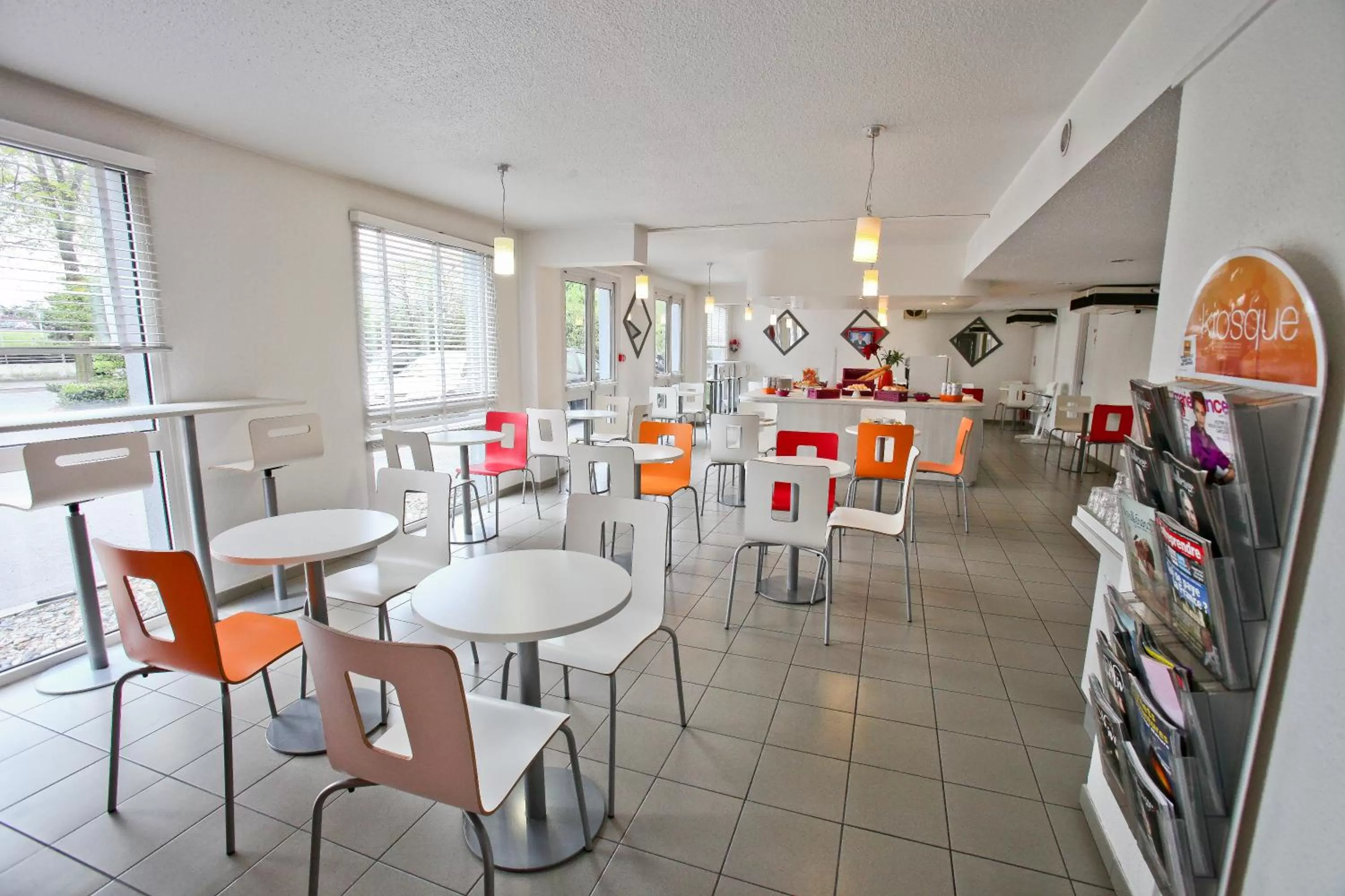 Restaurant/places to eat in Première Classe Rosny Sous Bois