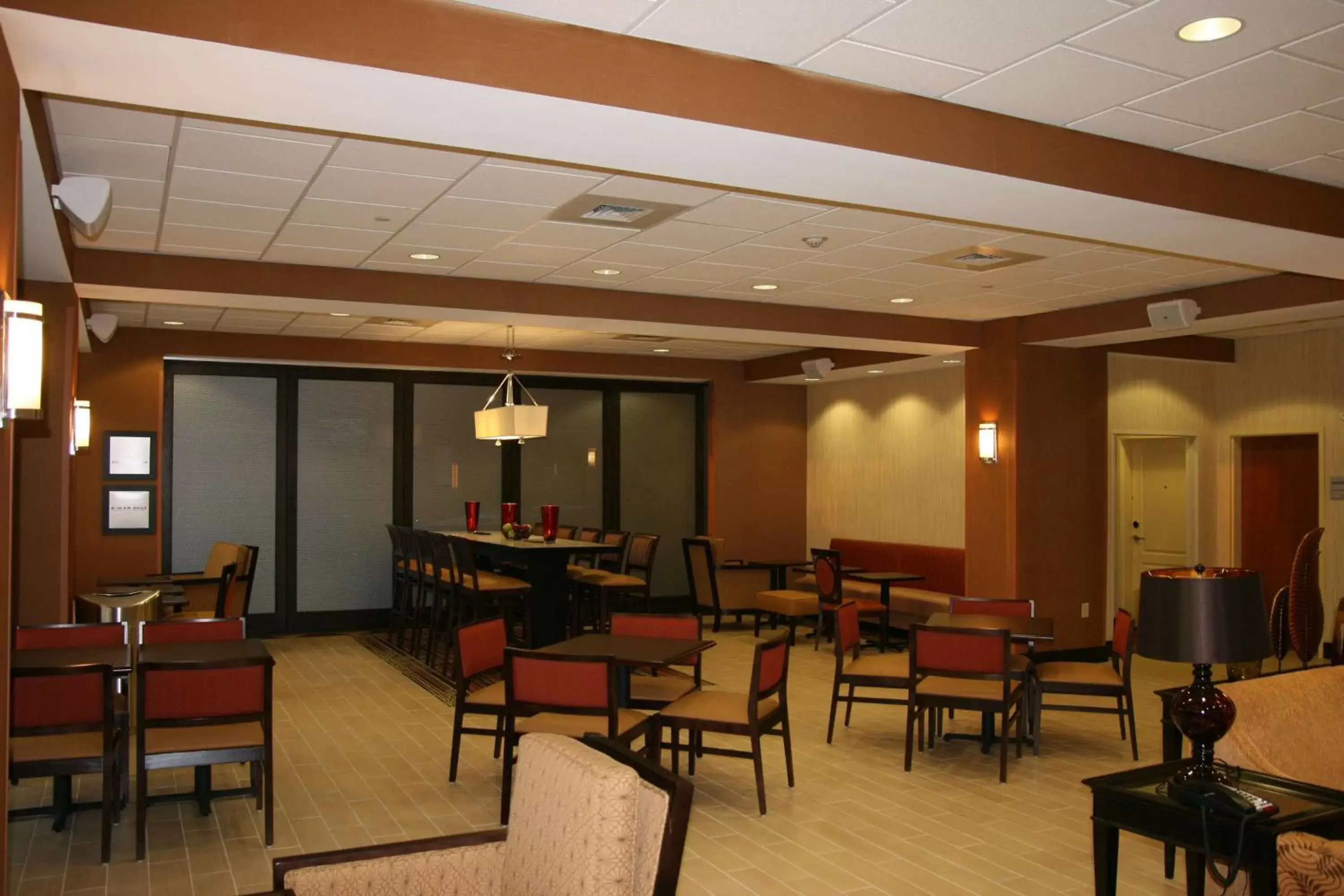 Dining area, Restaurant/Places to Eat in Hampton Inn Turnersville