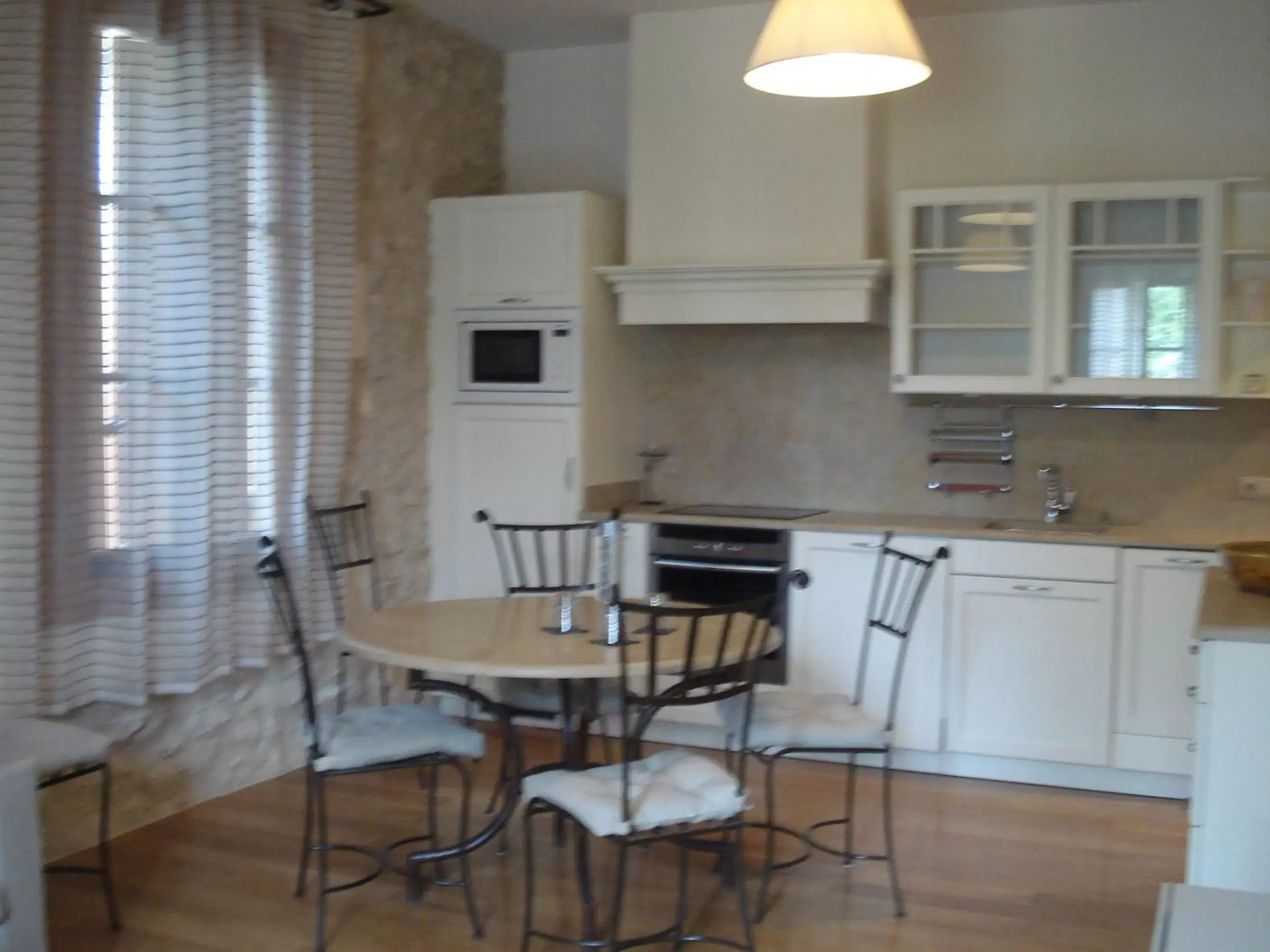 Kitchen or kitchenette, Kitchen/Kitchenette in Domaine de Verchant & Spa - Relais & Châteaux